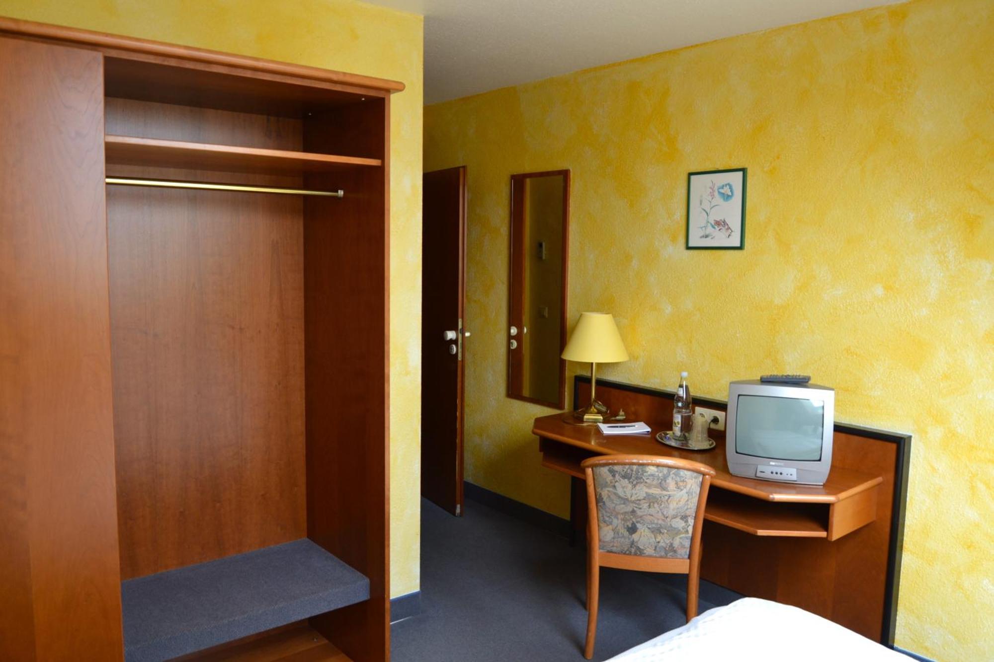 Camera Matrimoniale con Letto Supplementare