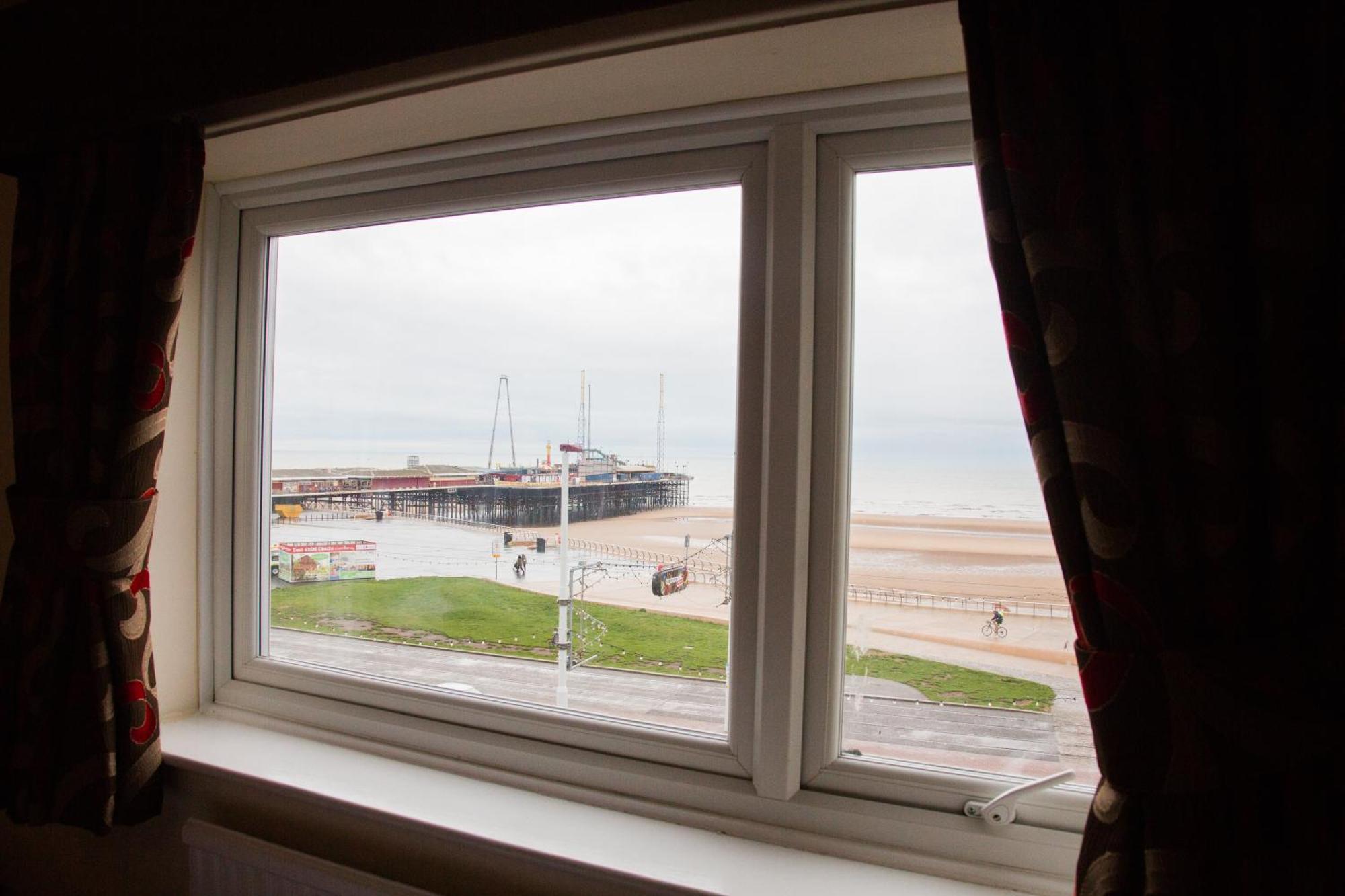 Double or Twin Room Sea View