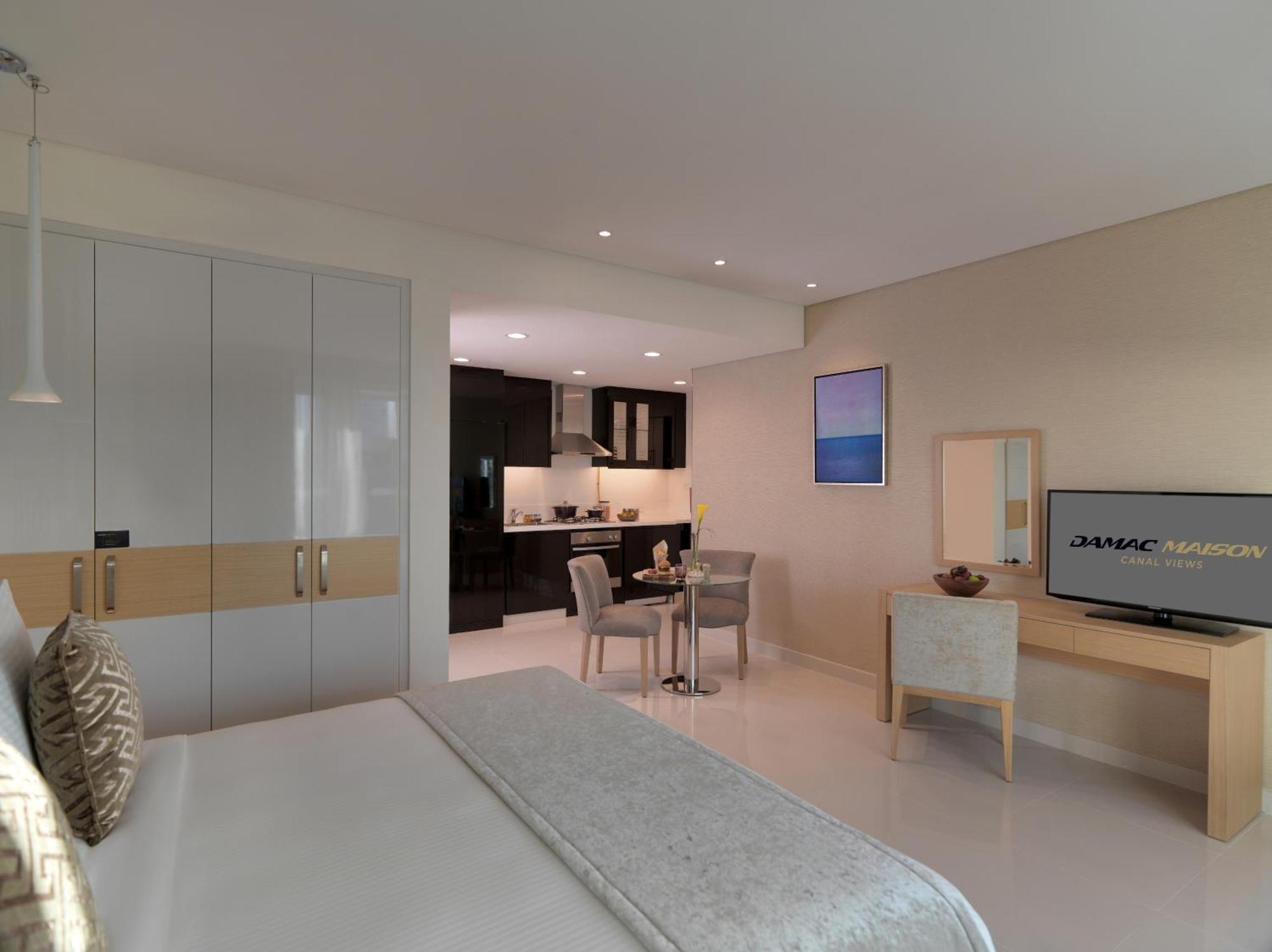 Deluxe Room kitchenette City Skyline View