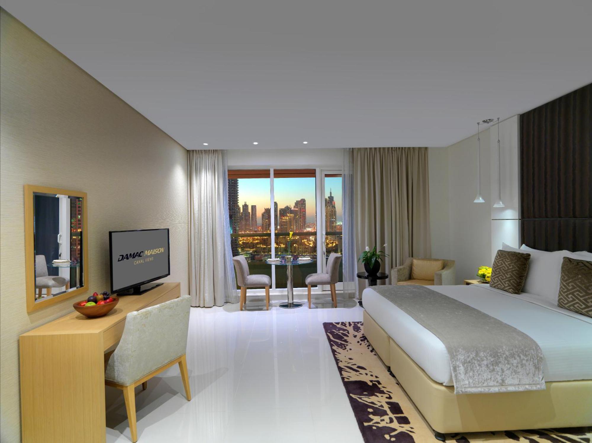 One Bedroom Suite kitchenette City Skyline View