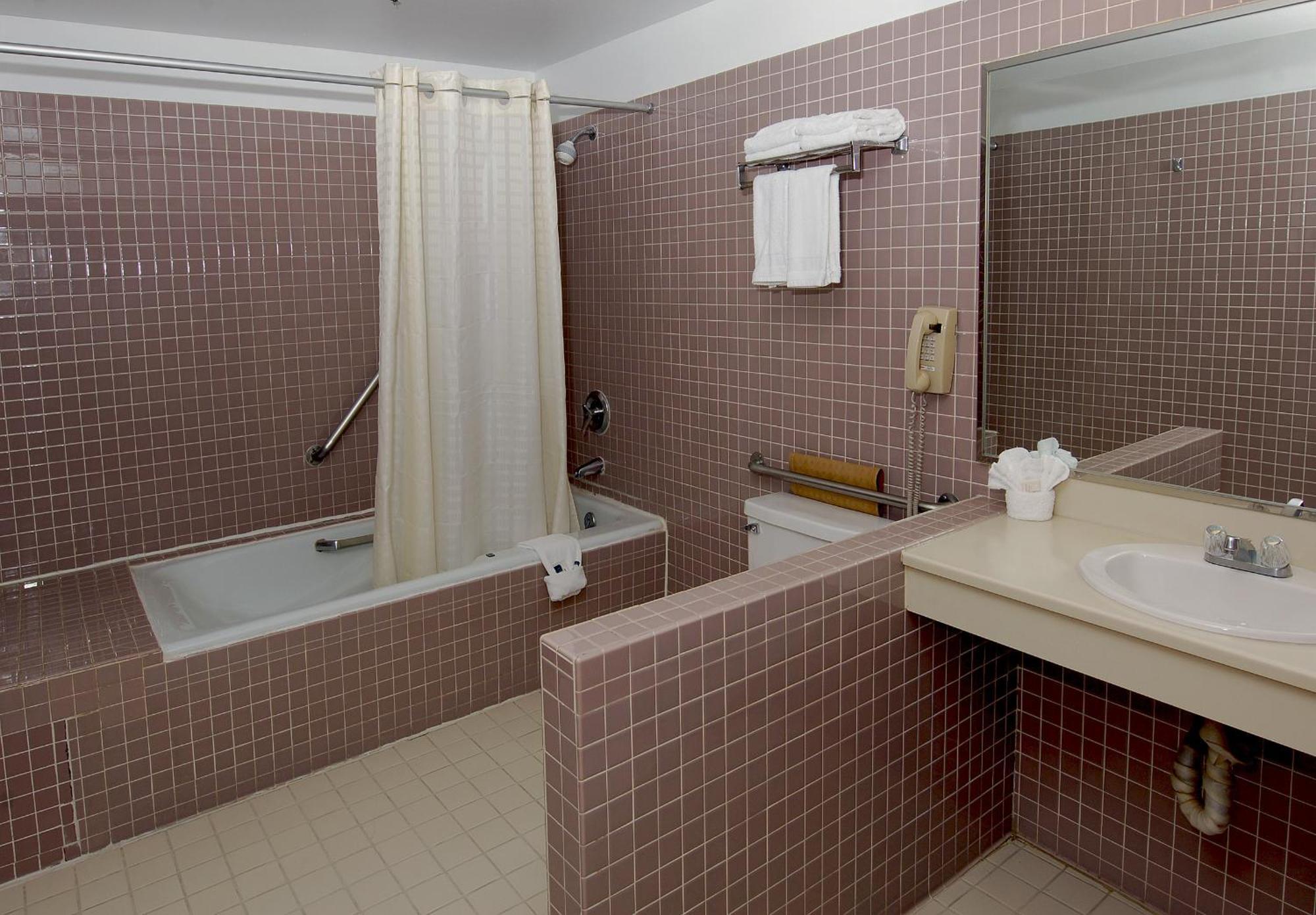 Standard Queen Room Two Queen Beds