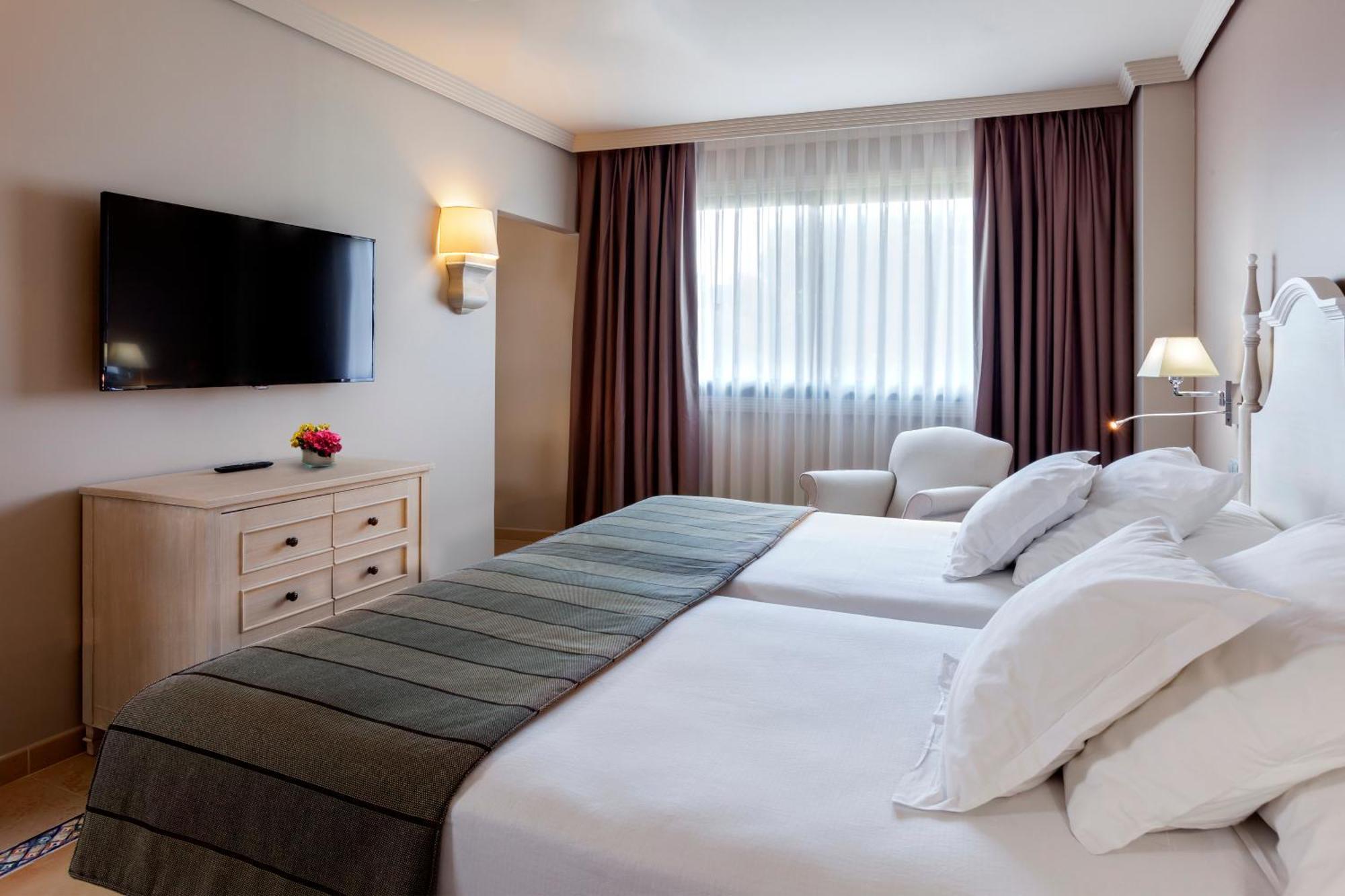Suite Júnior Familiar (2 Adultos + 2 Crianças)