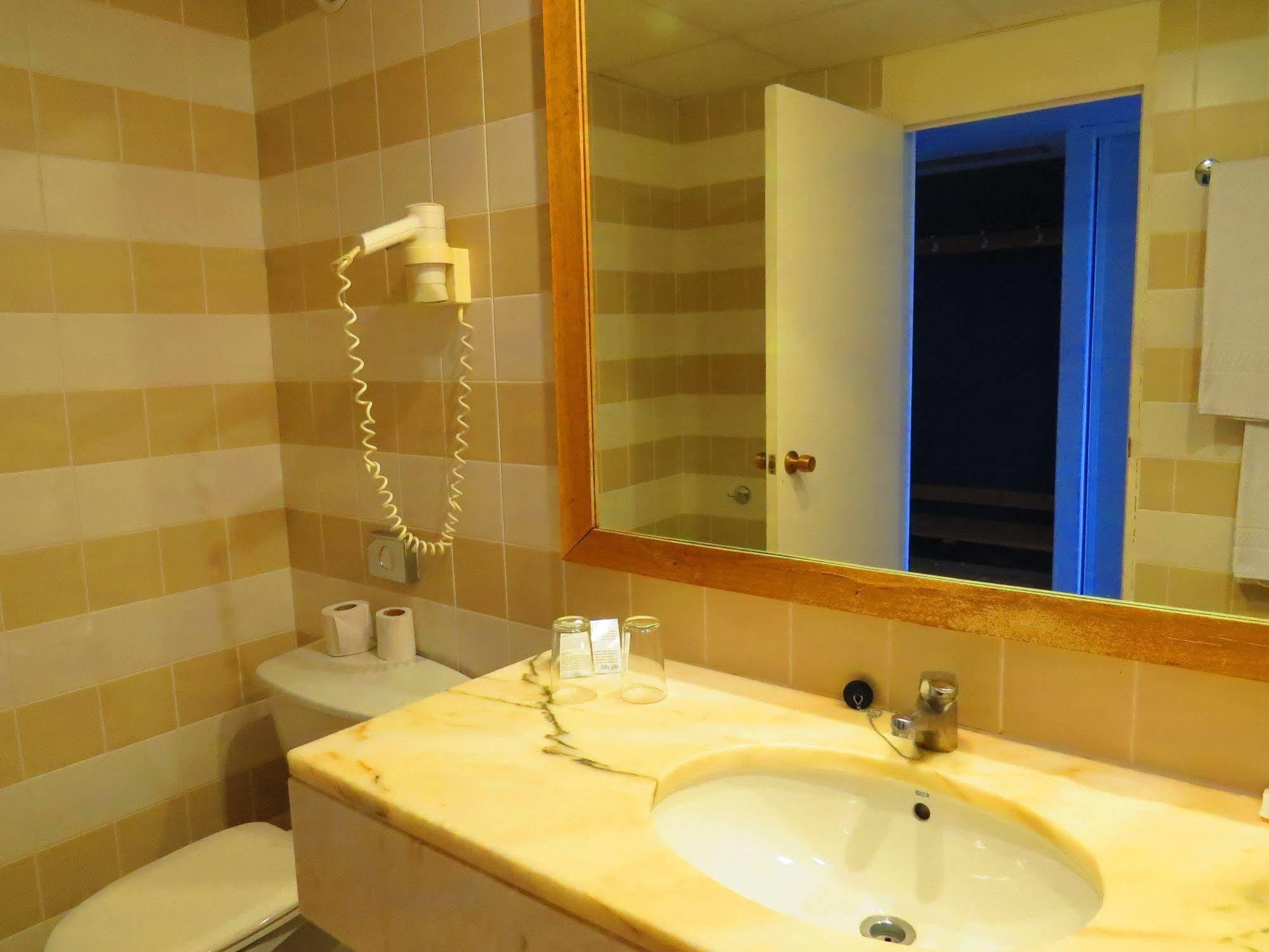 Camera Familiare (2 Adulti + 1 Bambino) con Vista Mare