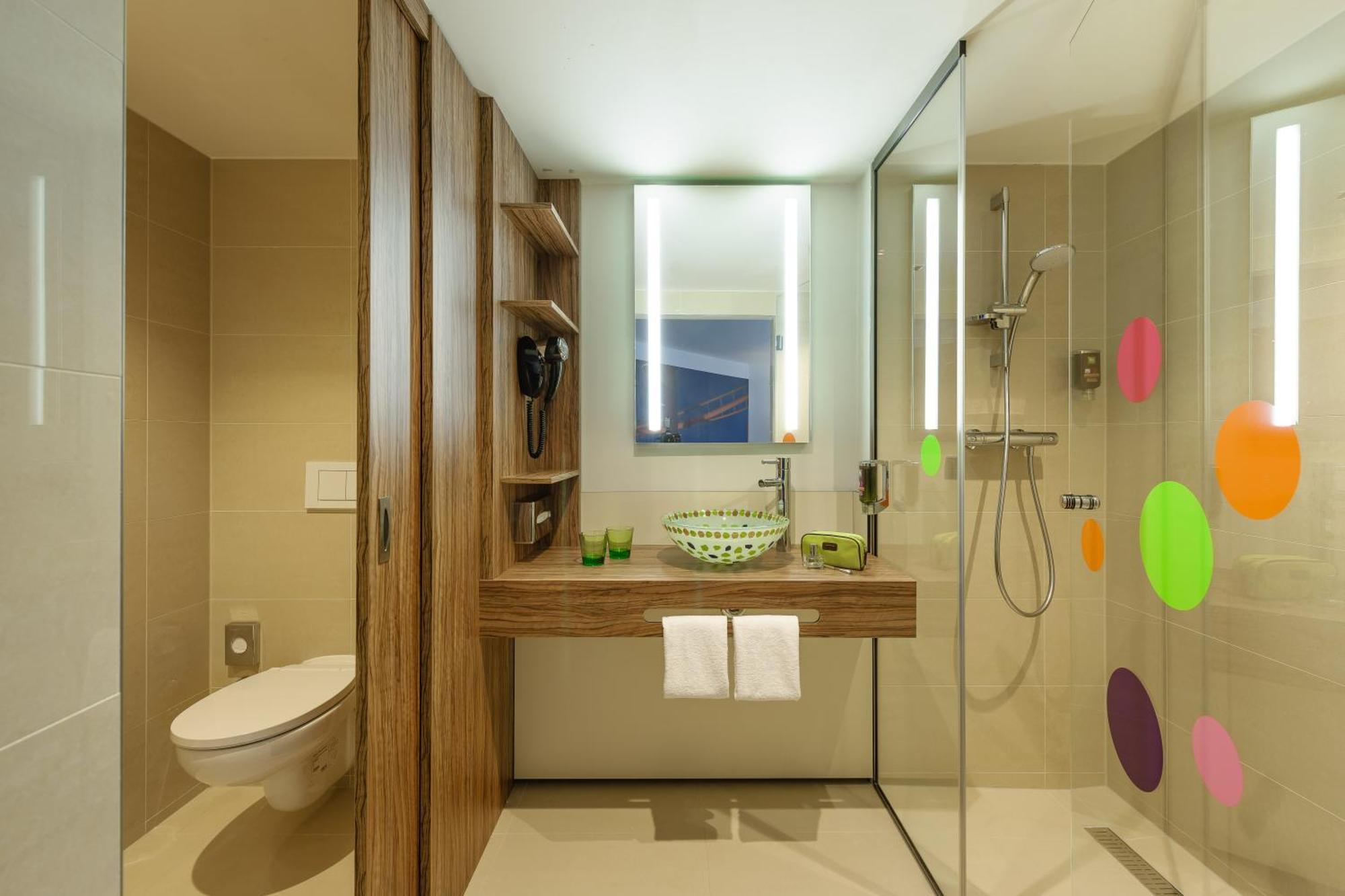 Twin Room,1704955780:JPEG