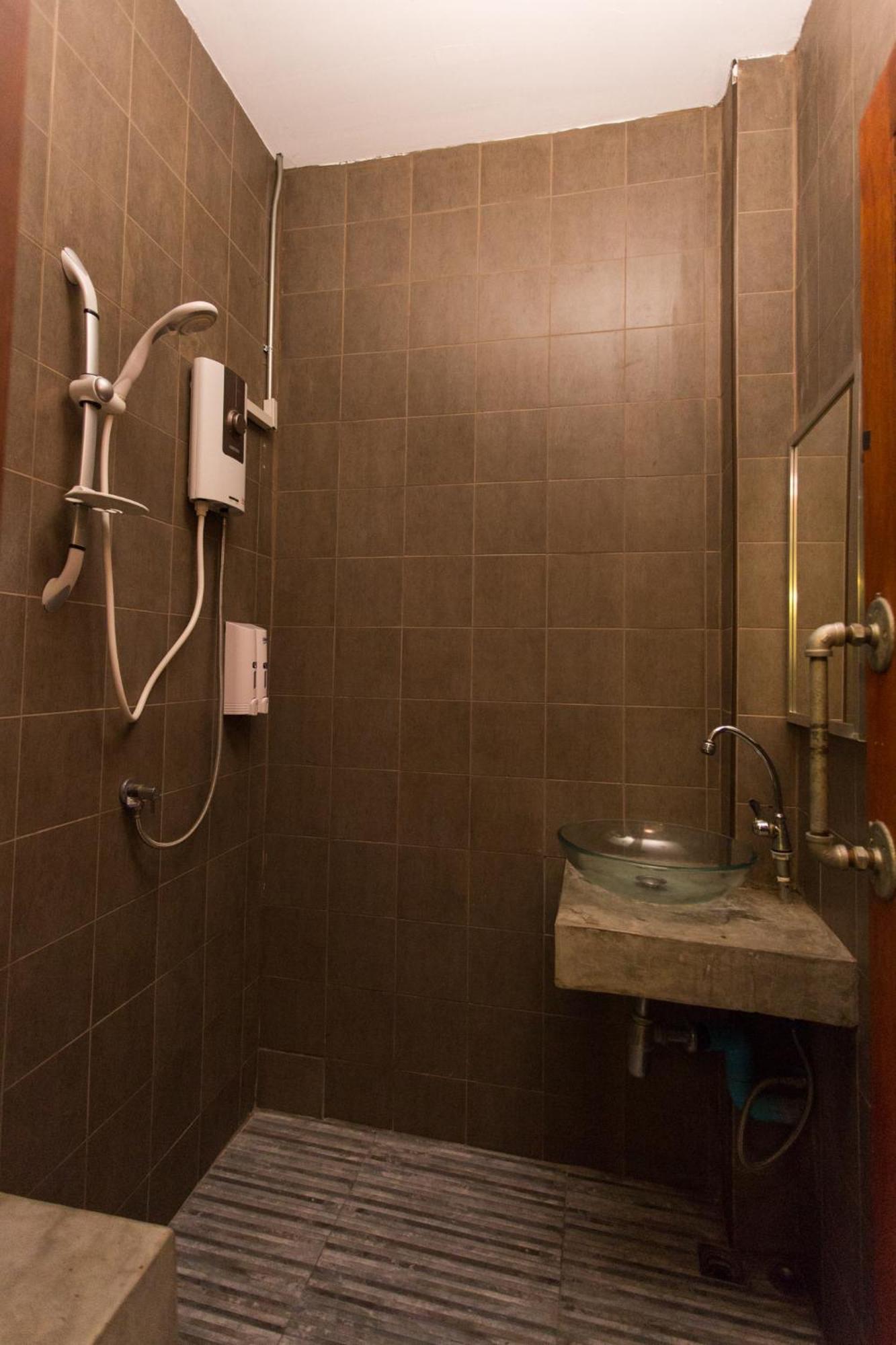 Quarto Familiar com Casa de Banho Partilhada