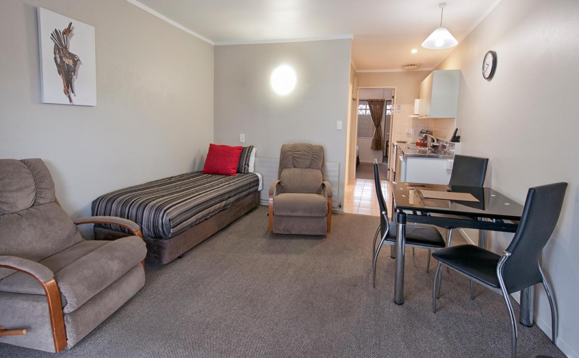 One-Bedroom Apartment Hot Tub
