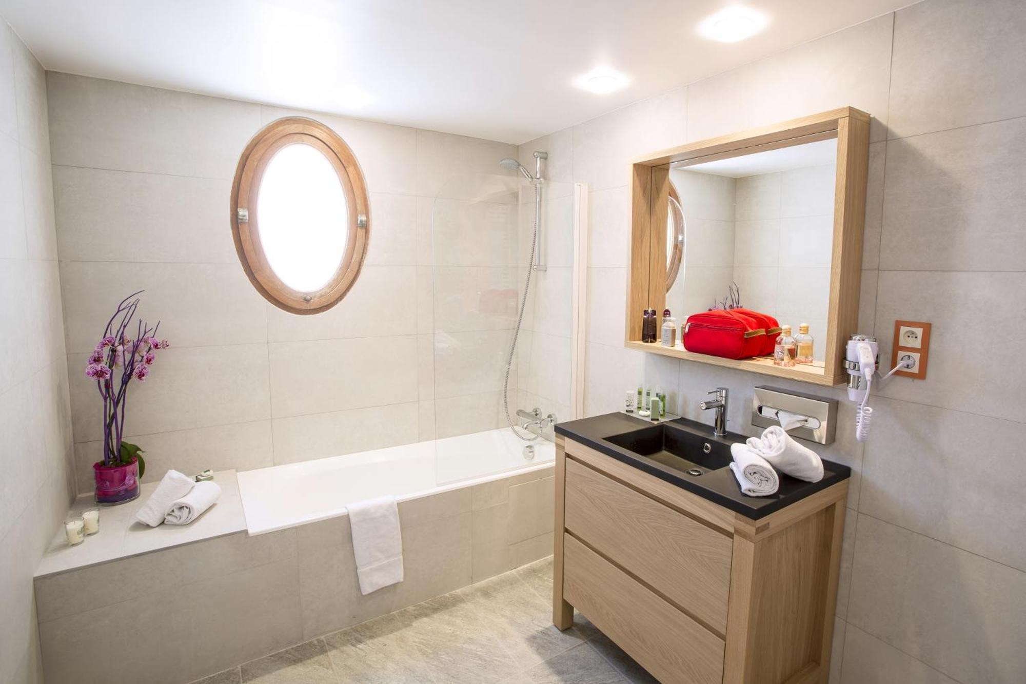 Privilege Double Room - Free Spa Access,1009800982:JPEG