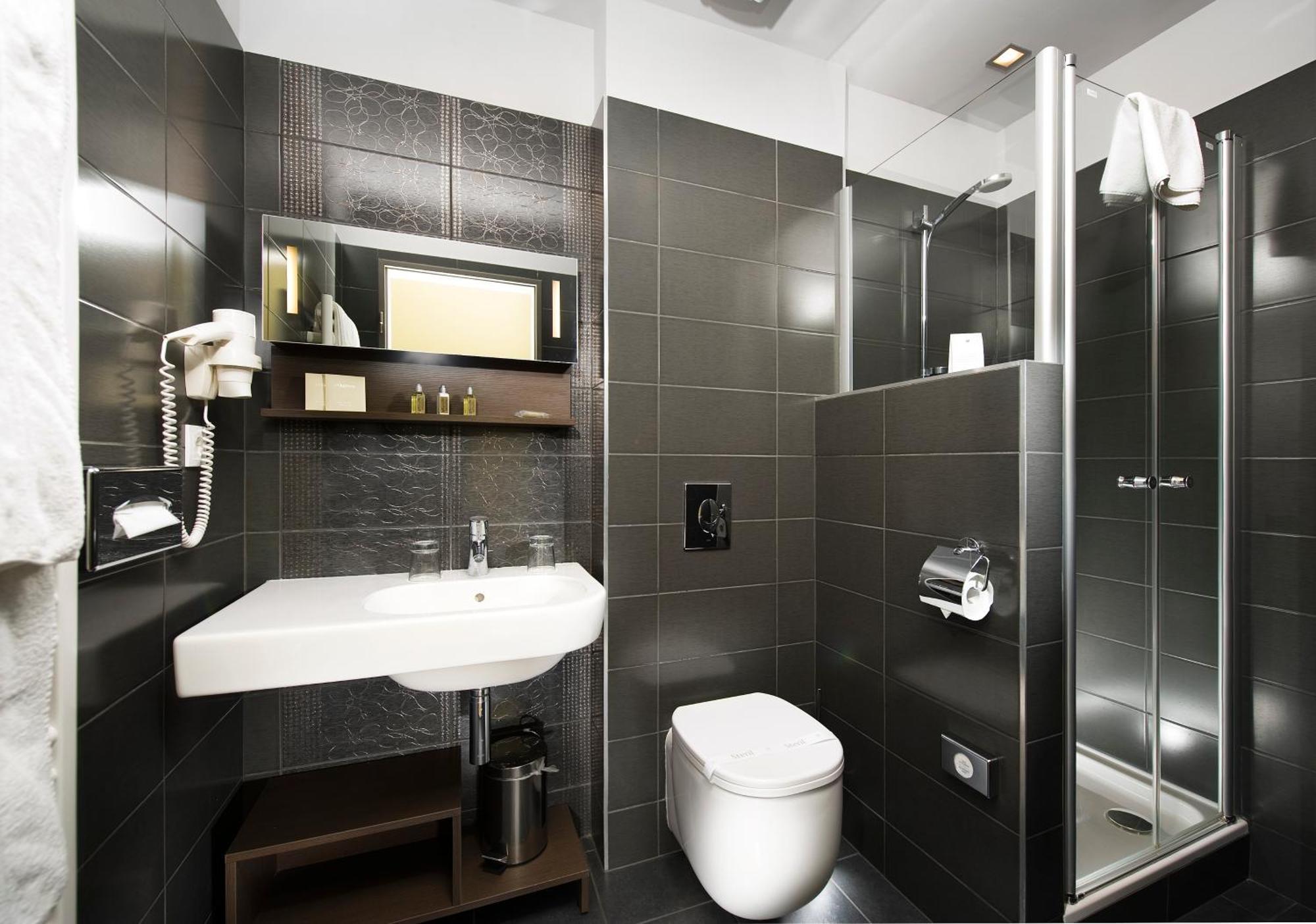 Quarto Executivo com Cama de Casal ou 2 de Solteiro