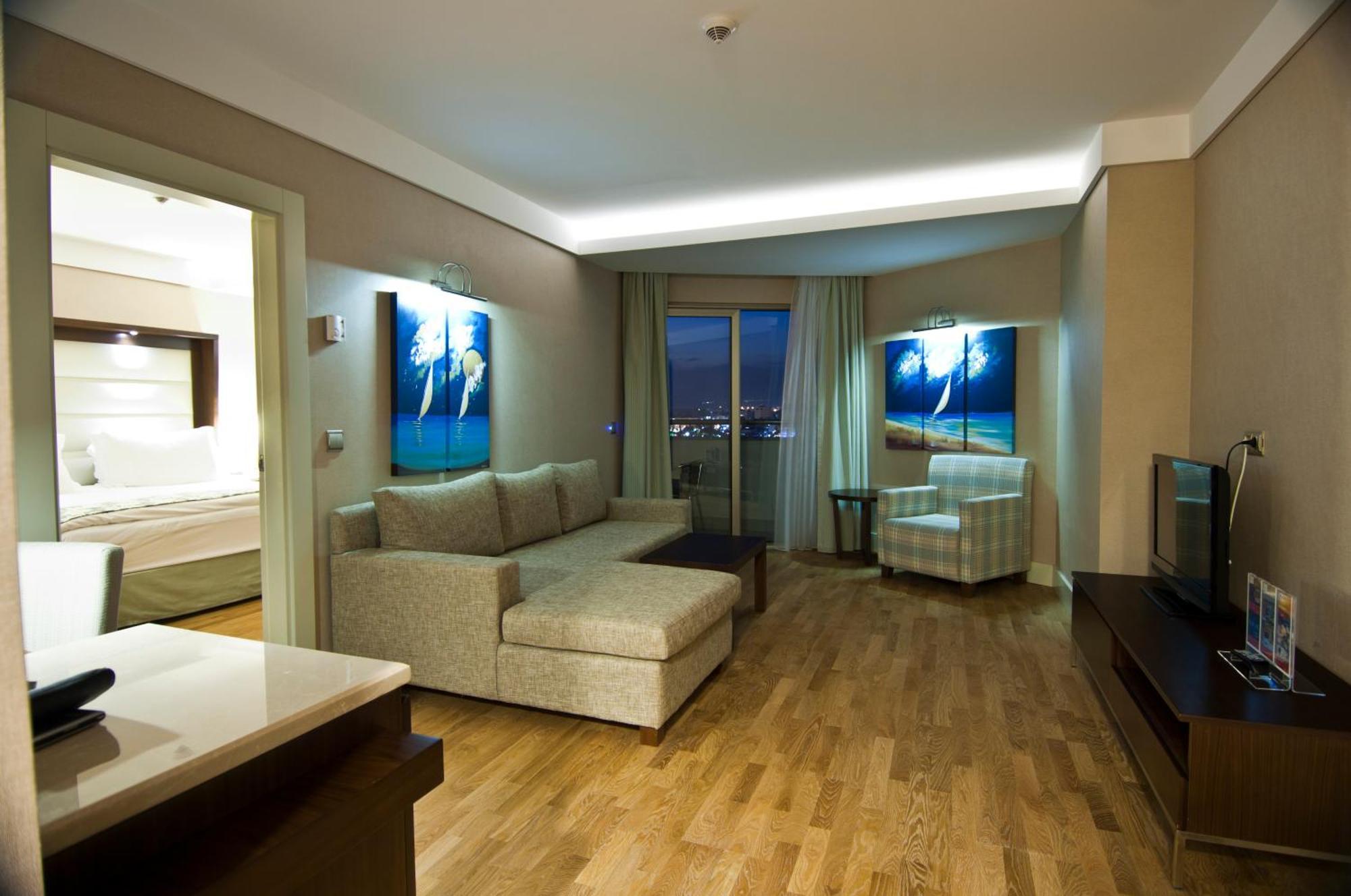 Family Suite,706167151:JPEG