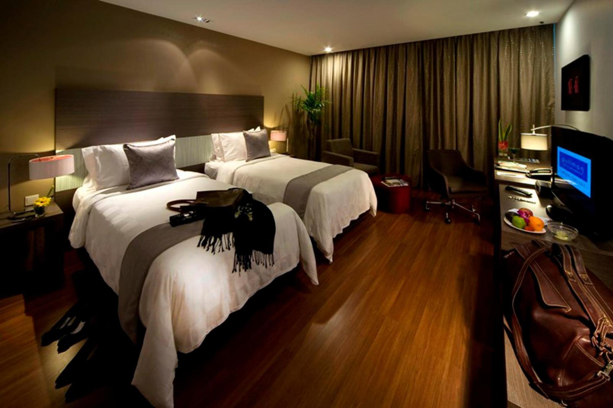 Deluxe Twin Room Two Single Beds City View
