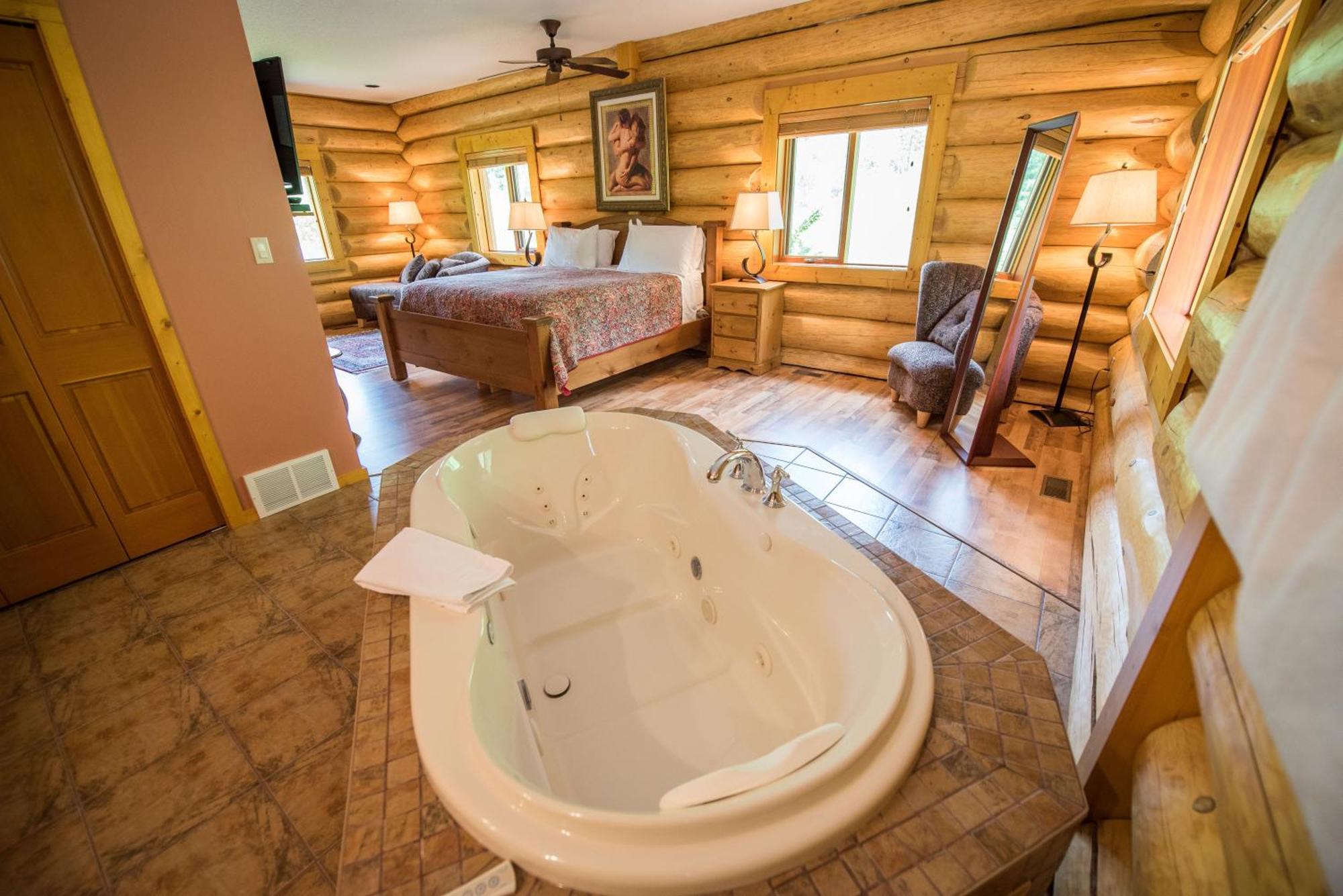 King Suite Spa Bath