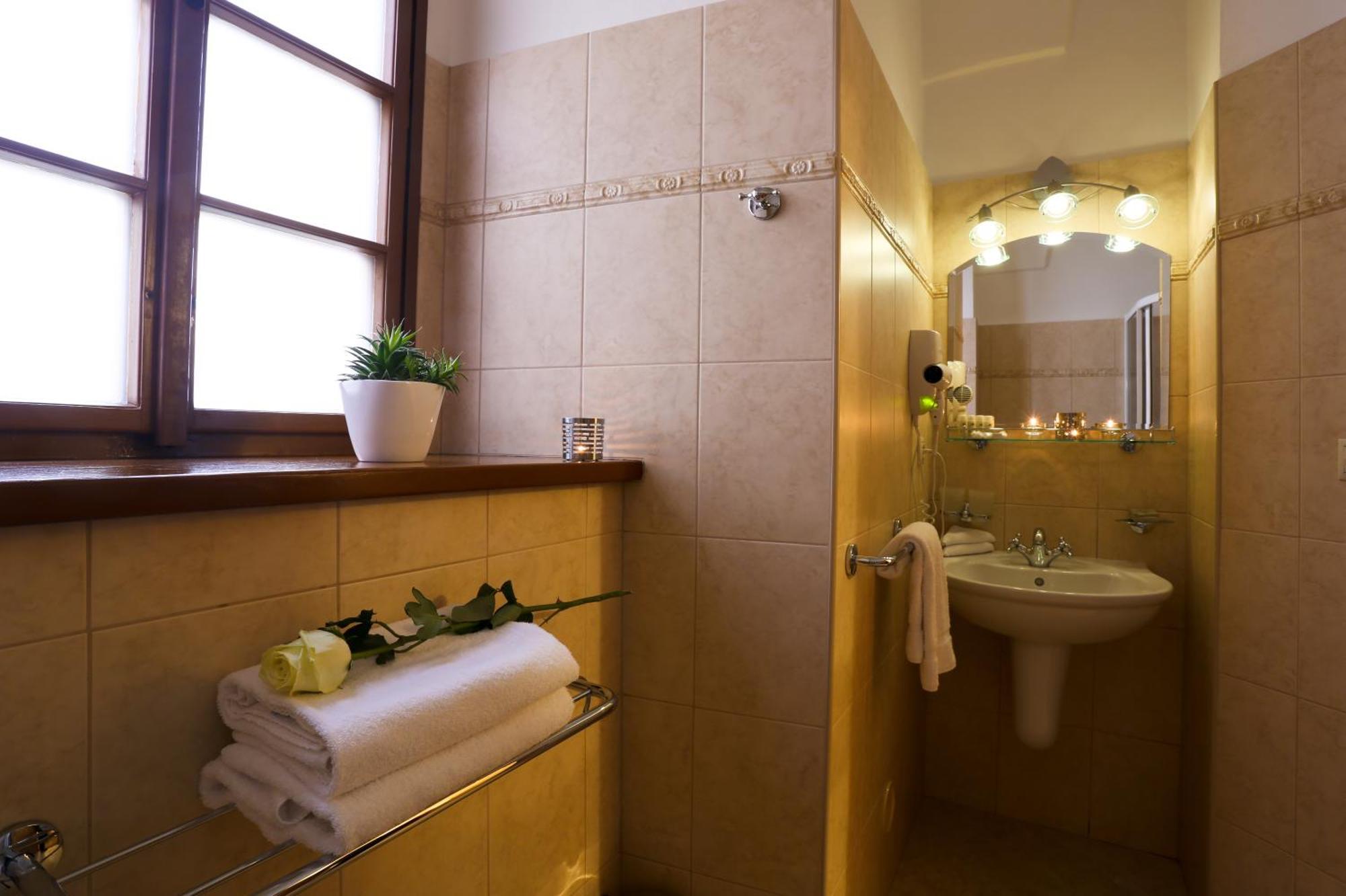Standard Double Room,752489264:JPEG