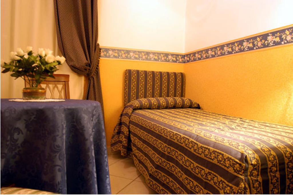 Single Room,152582623:JPEG