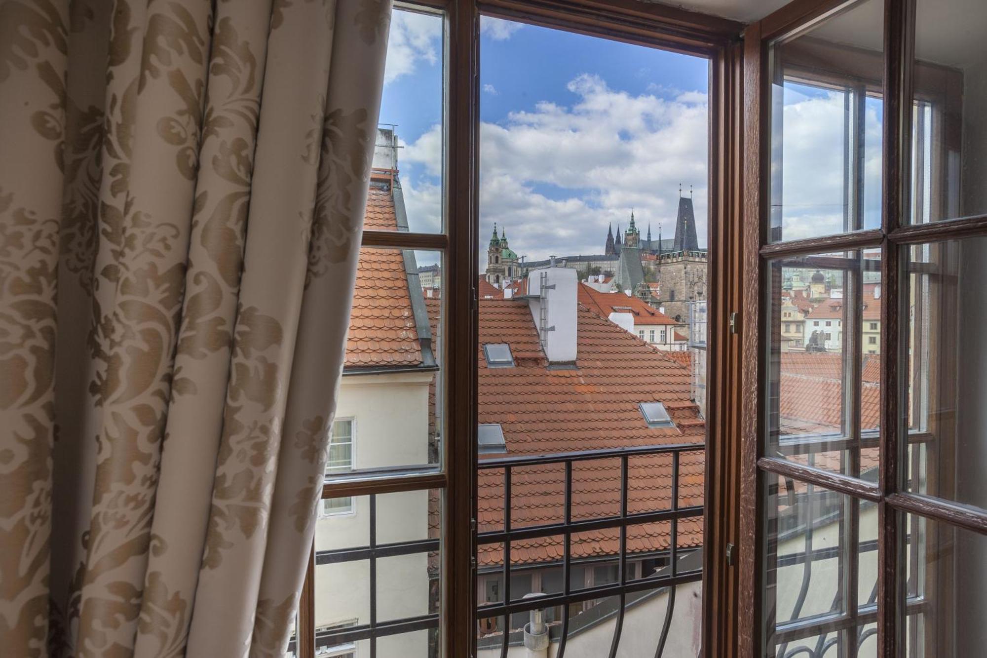 Deluxe Suite mit Blick auf die Prager Burg