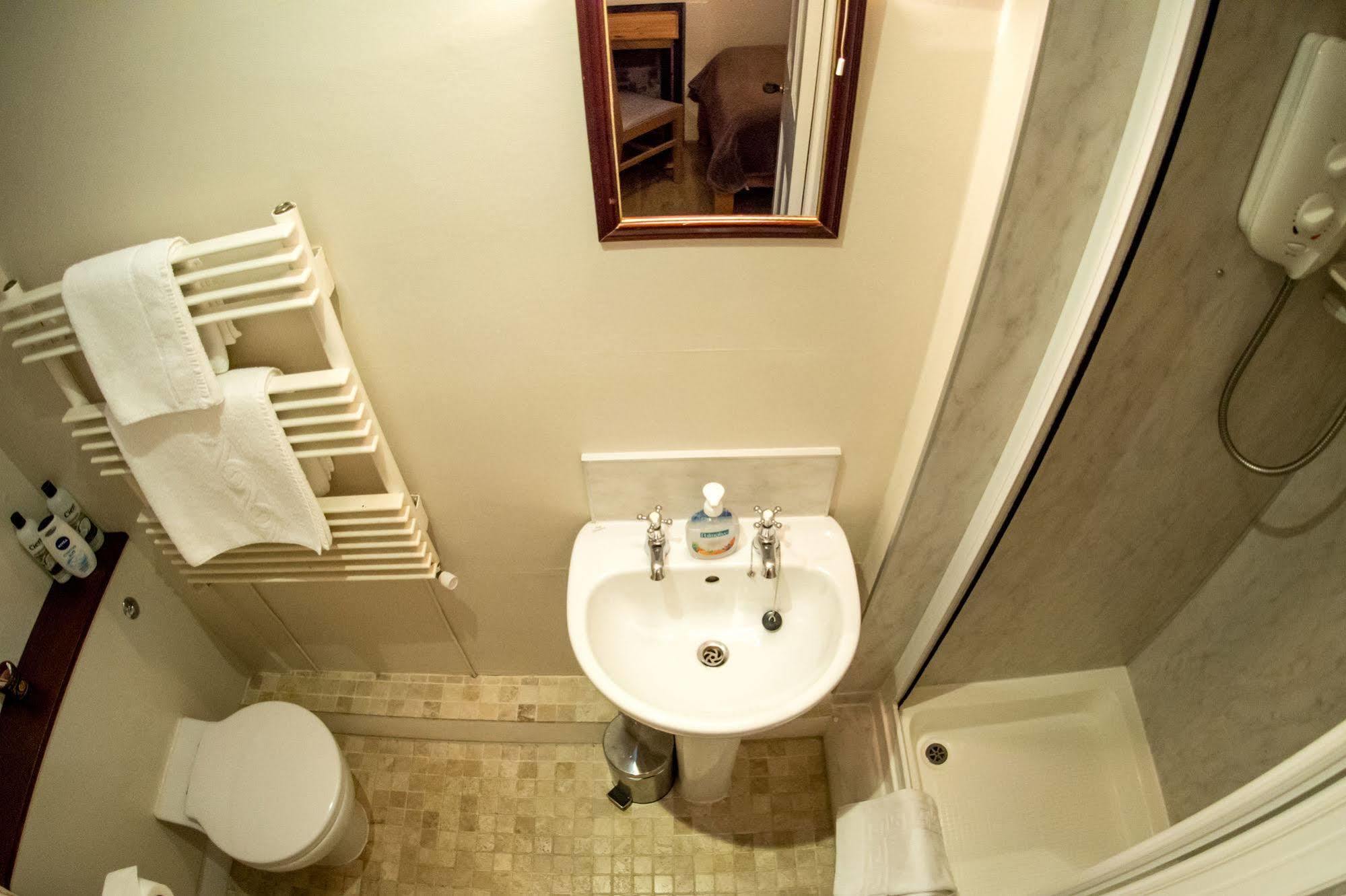 Habitación Individual con baño privado