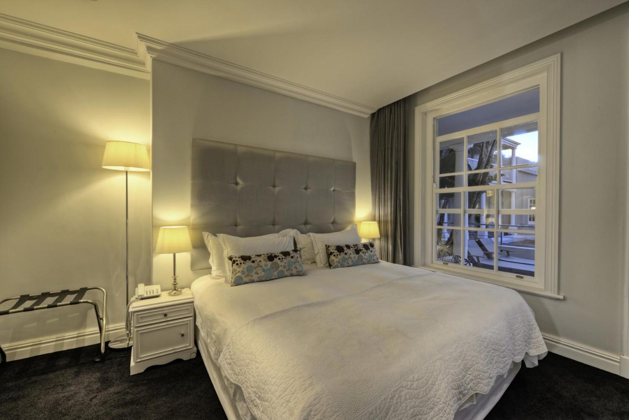 Luxury Room Pool View
