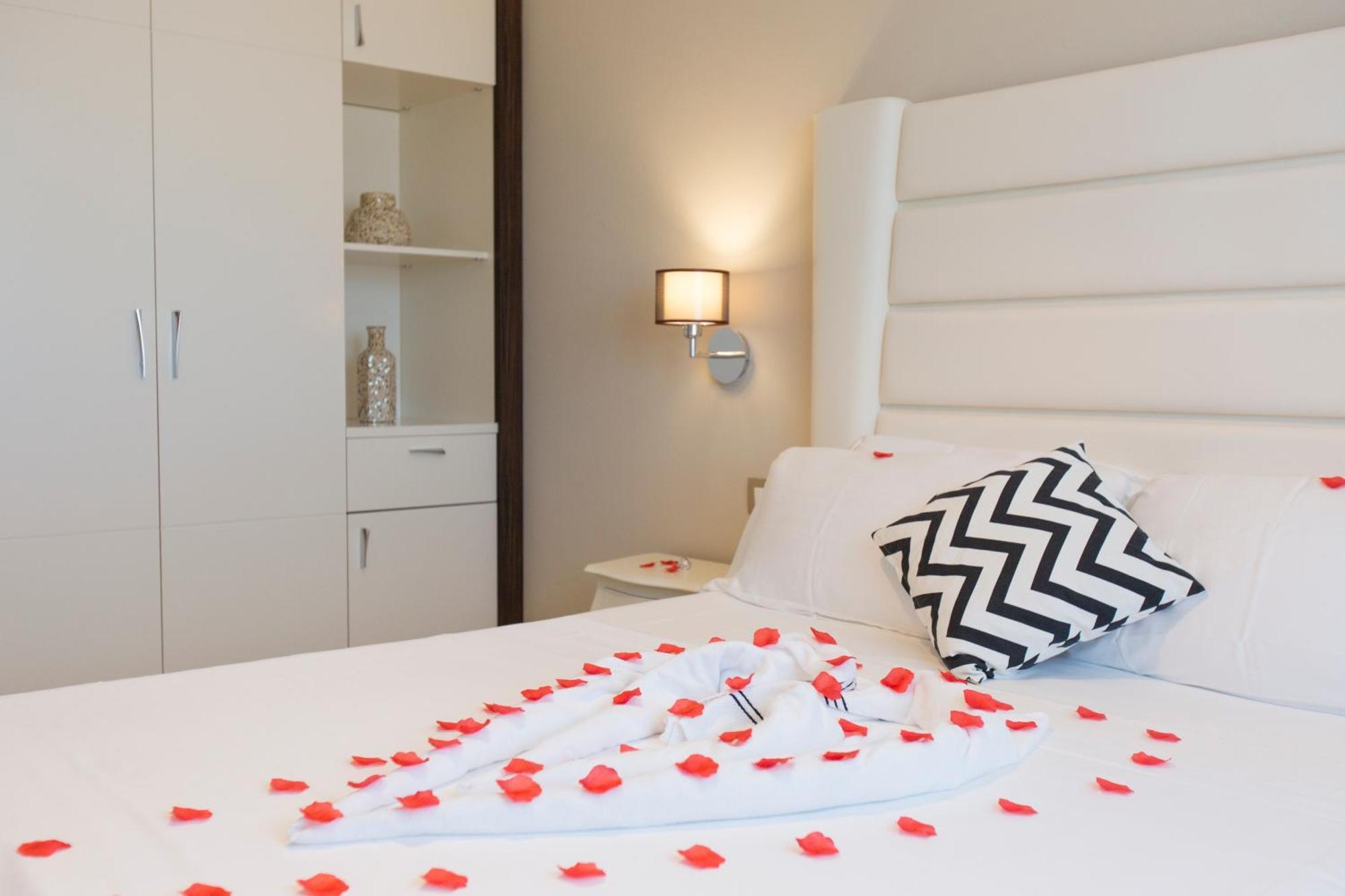 Superior One-Bedroom Apartment