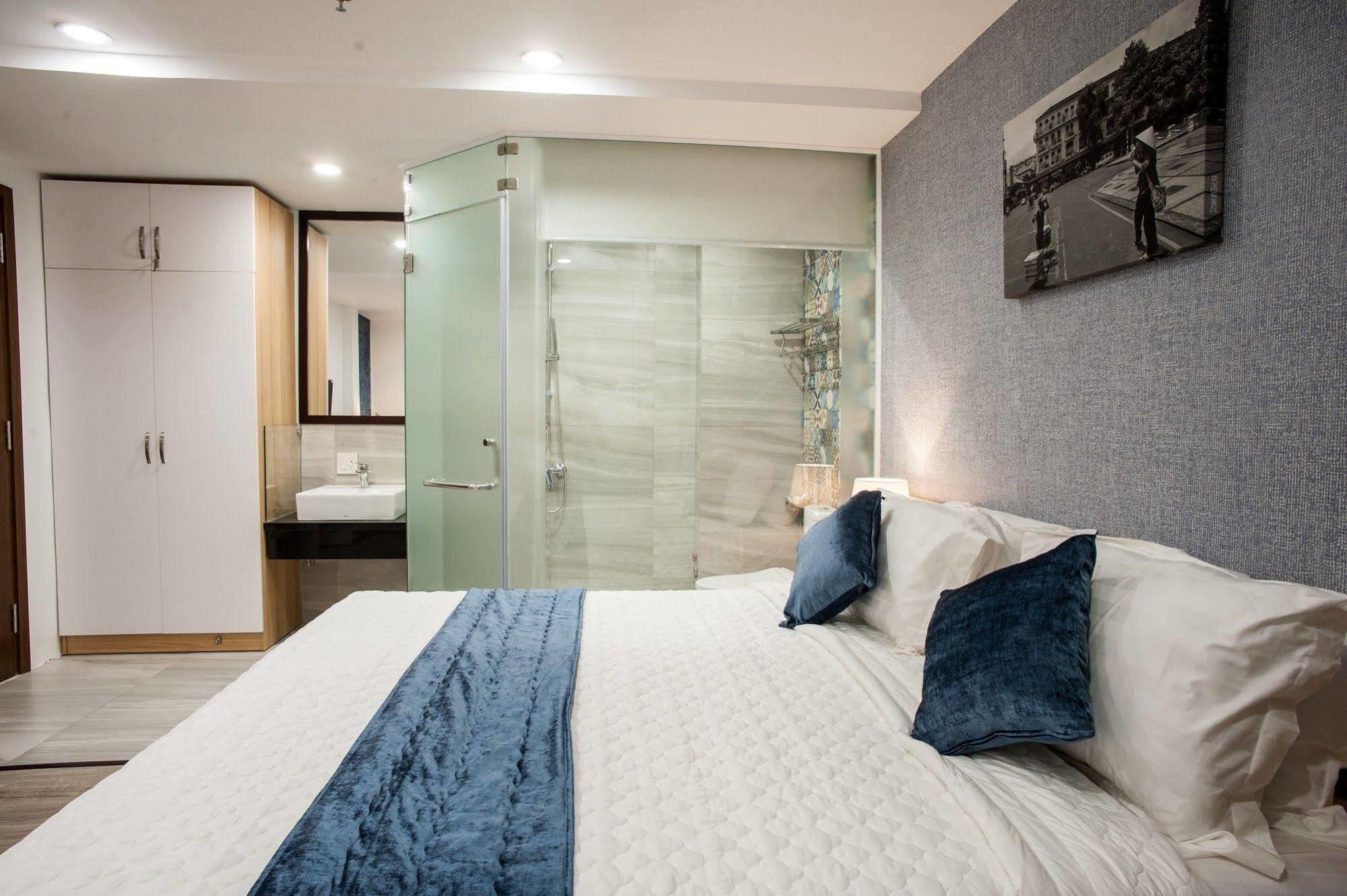 Premier Deluxe King Room