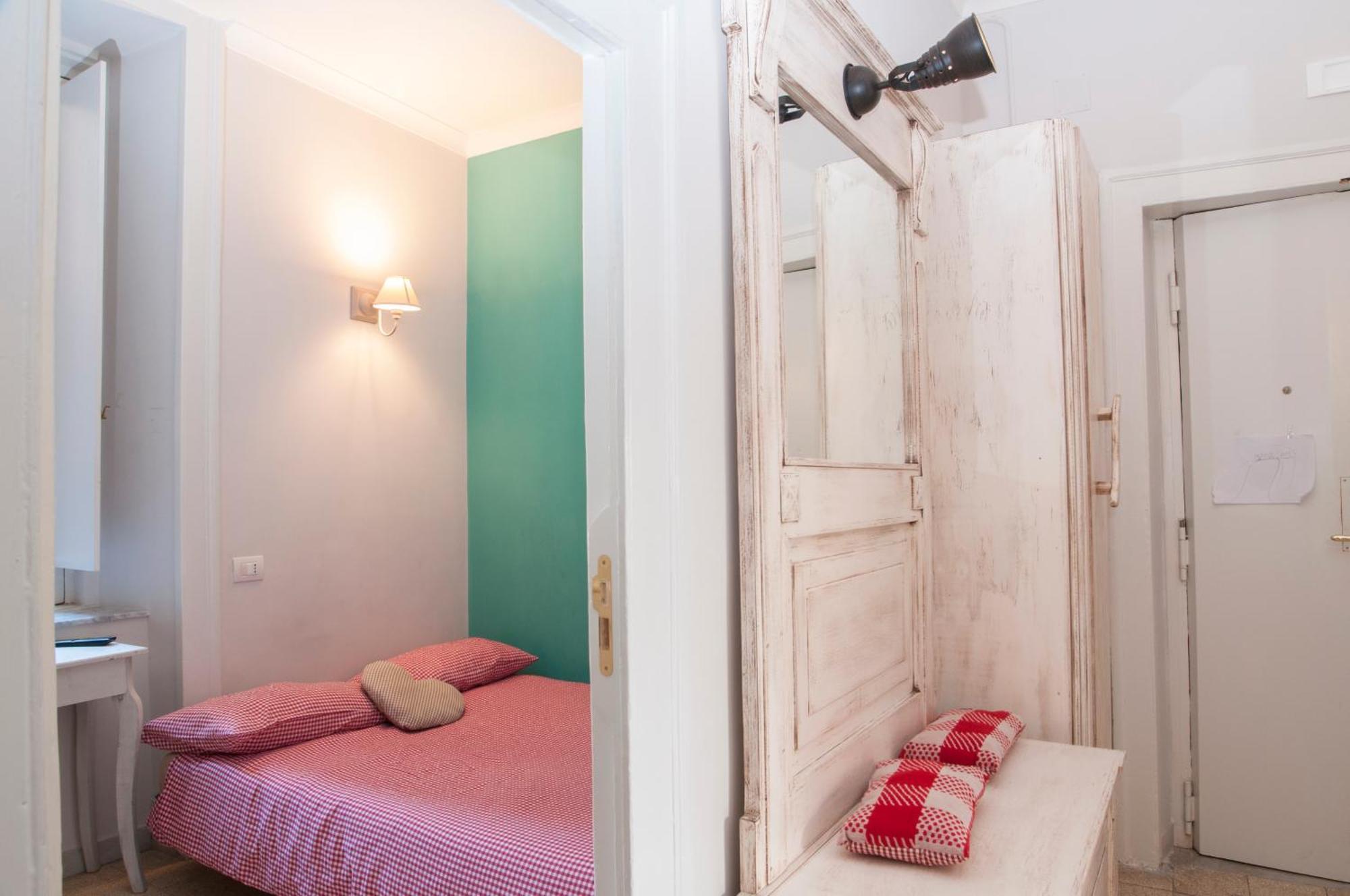 Single Room Private External Bathroom