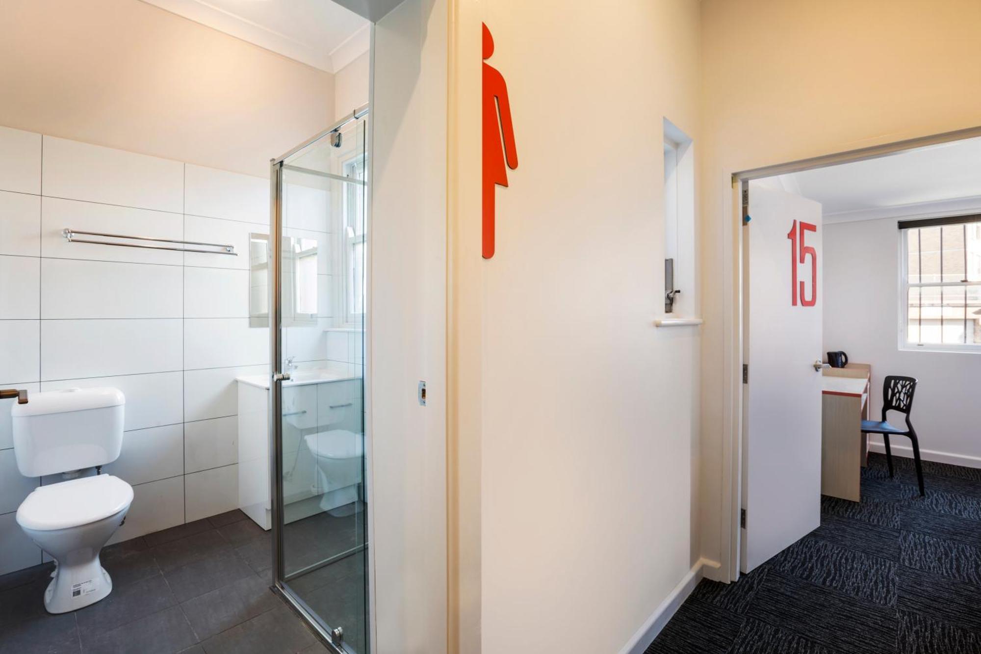 Economy Queen Shared Facilities