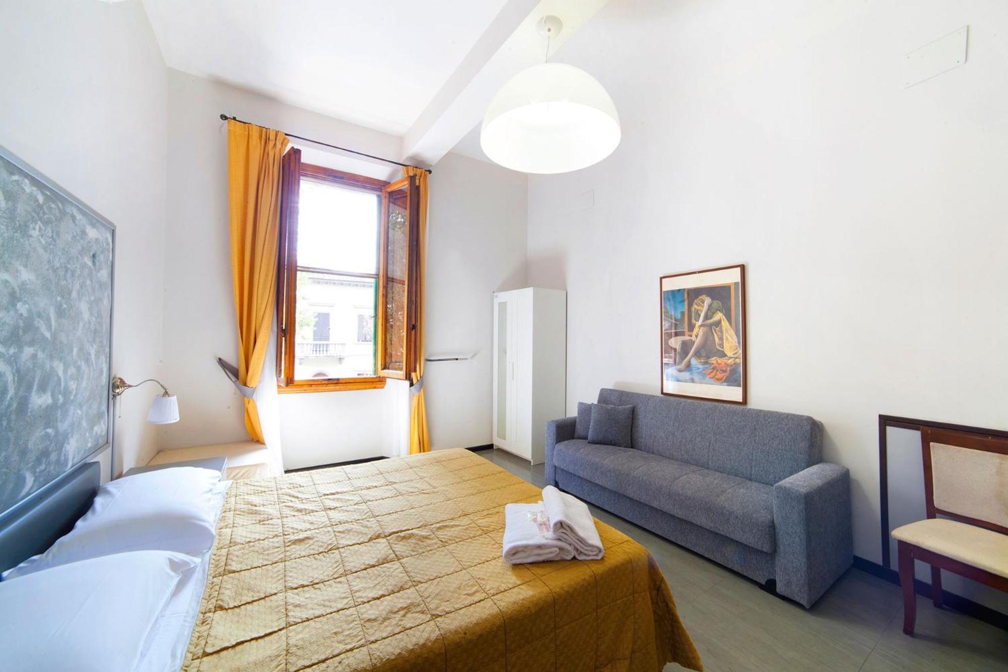 Double or Twin Room with Shared Bathroom,712146088:JPEG