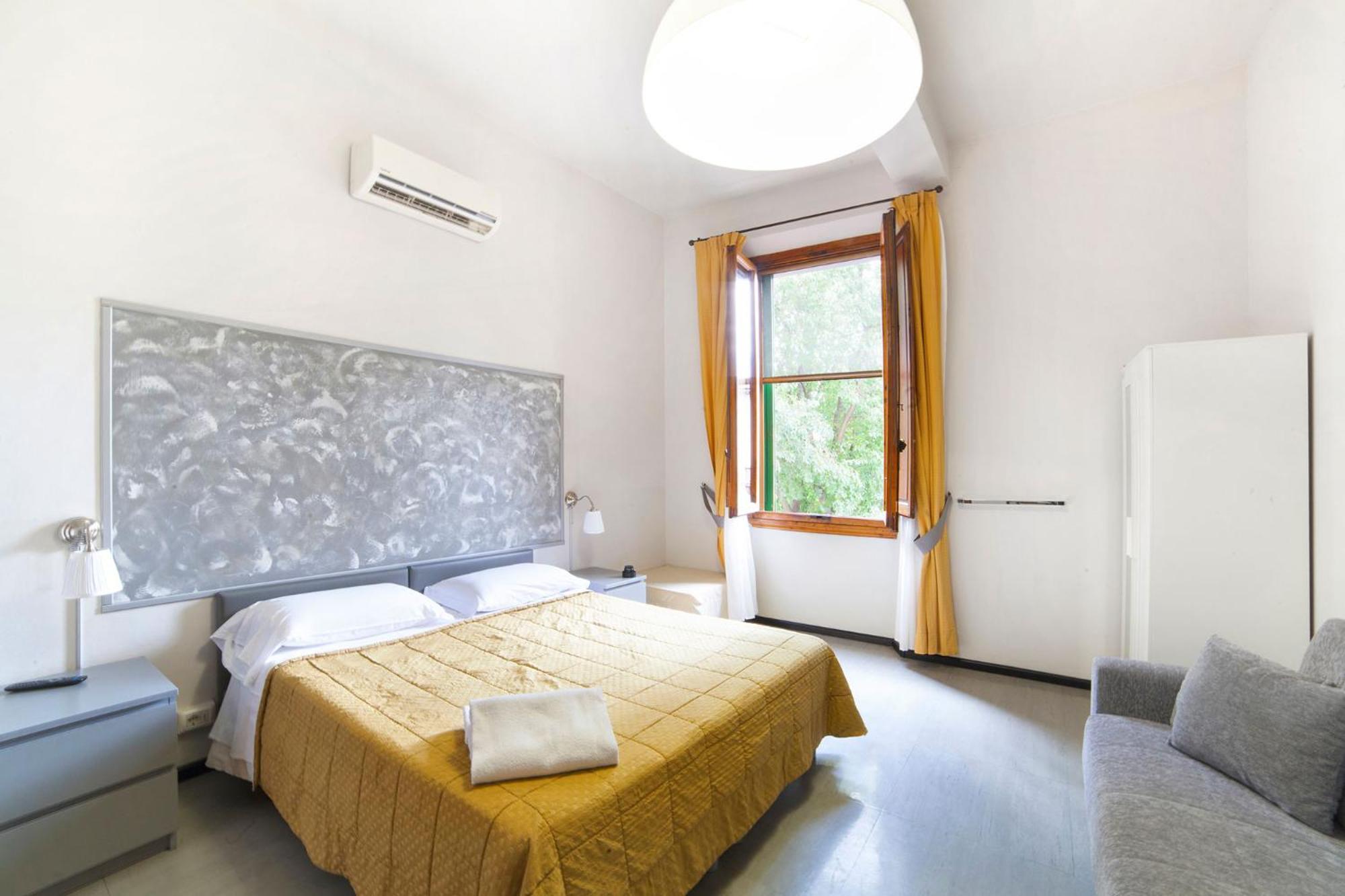 Triple Room with Shared Bathroom,712146088:JPEG