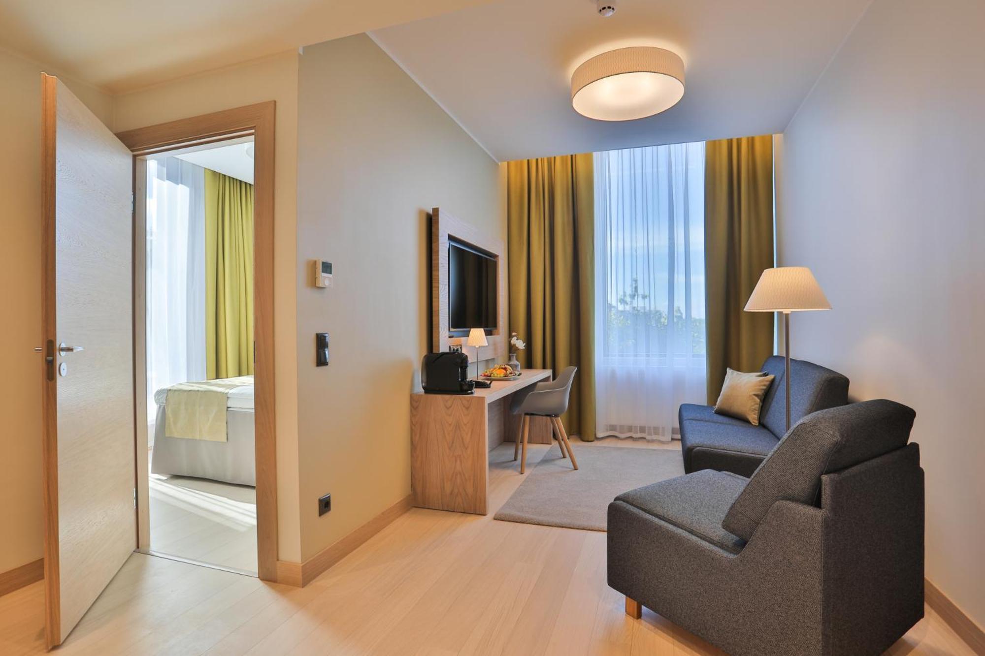 Suite Zen mit Whirlpool-Badewanne und Balkon