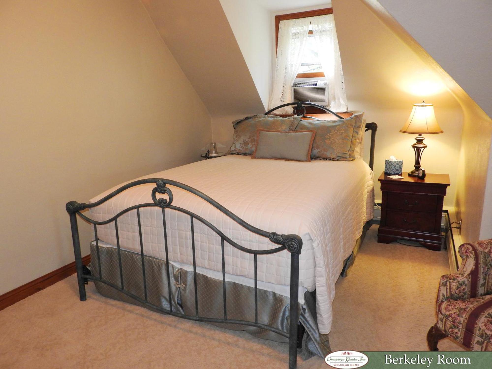 Double Room Private External Bathroom