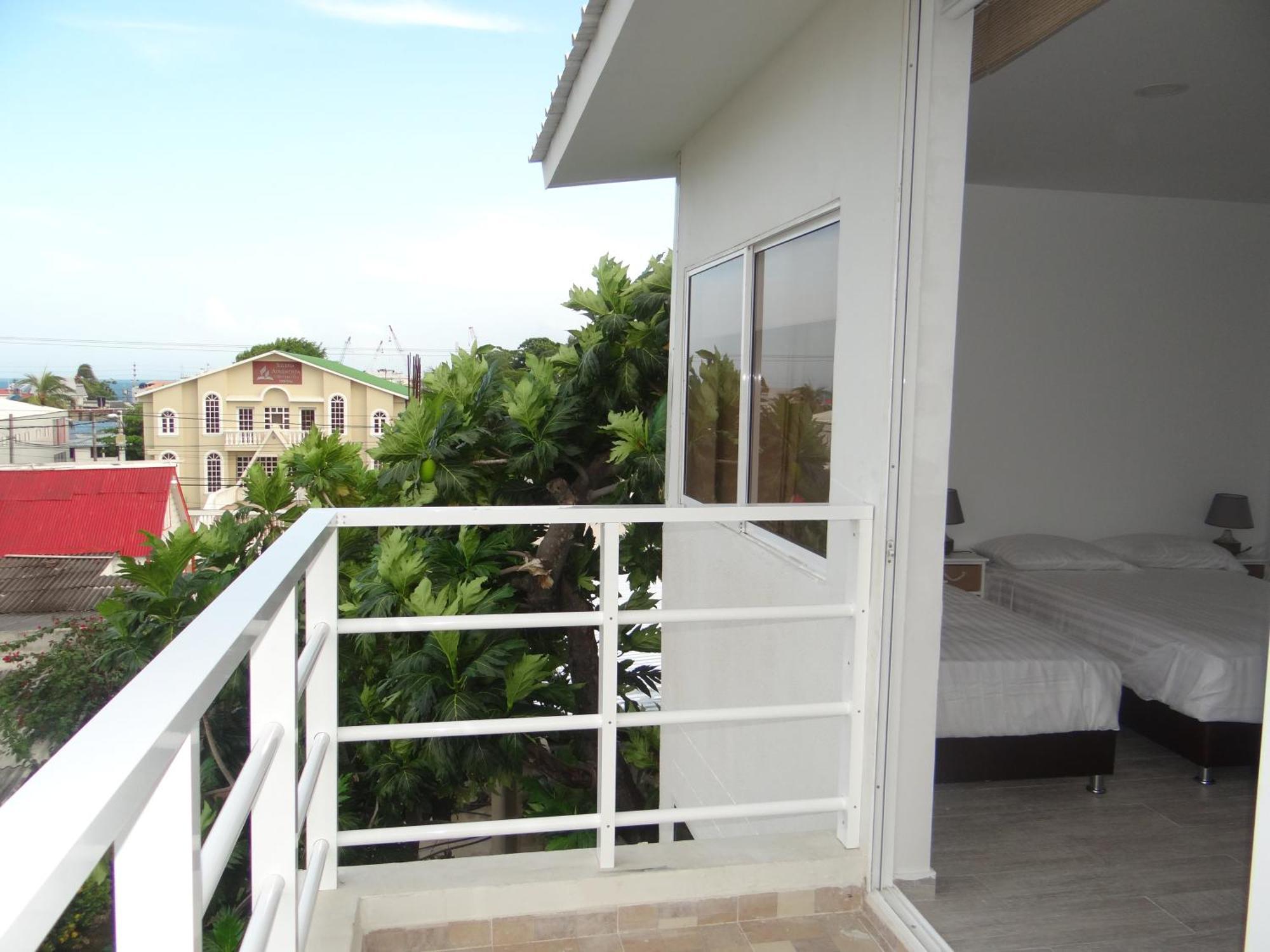 Quarto Familiar Privado com Varanda