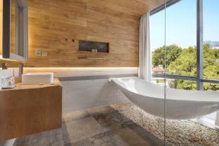 Corner Suite