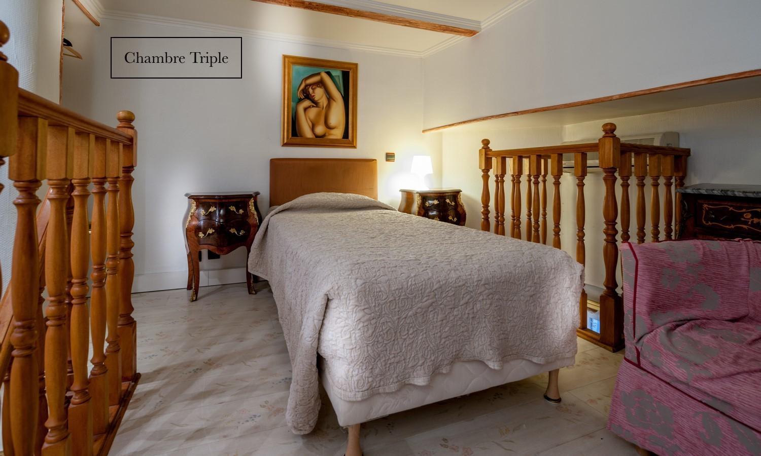 Duplex Triple Room