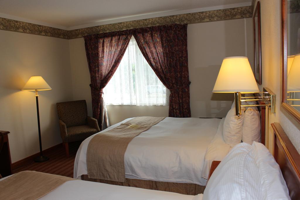 Queen Room Two Queen Beds,66717496:JPEG