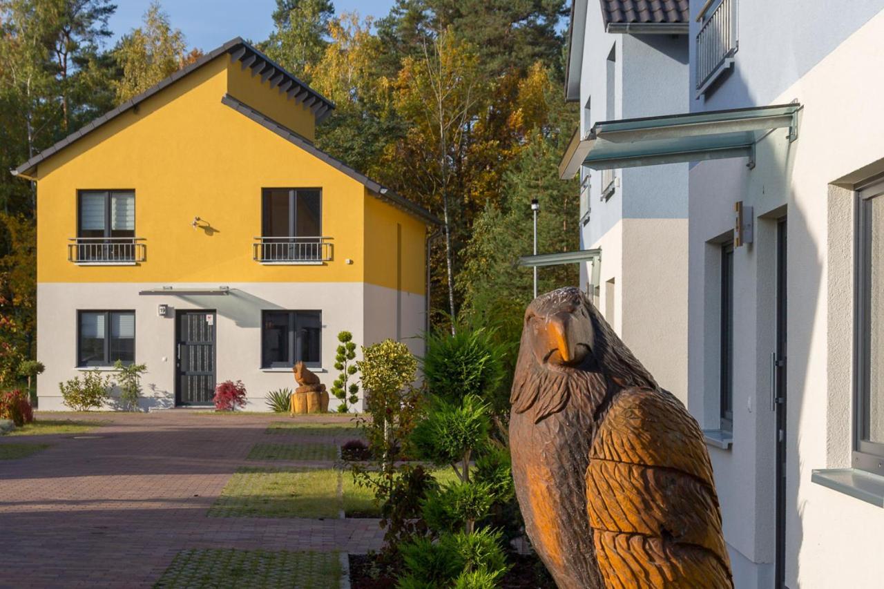Three-Bedroom House,717454834:JPEG