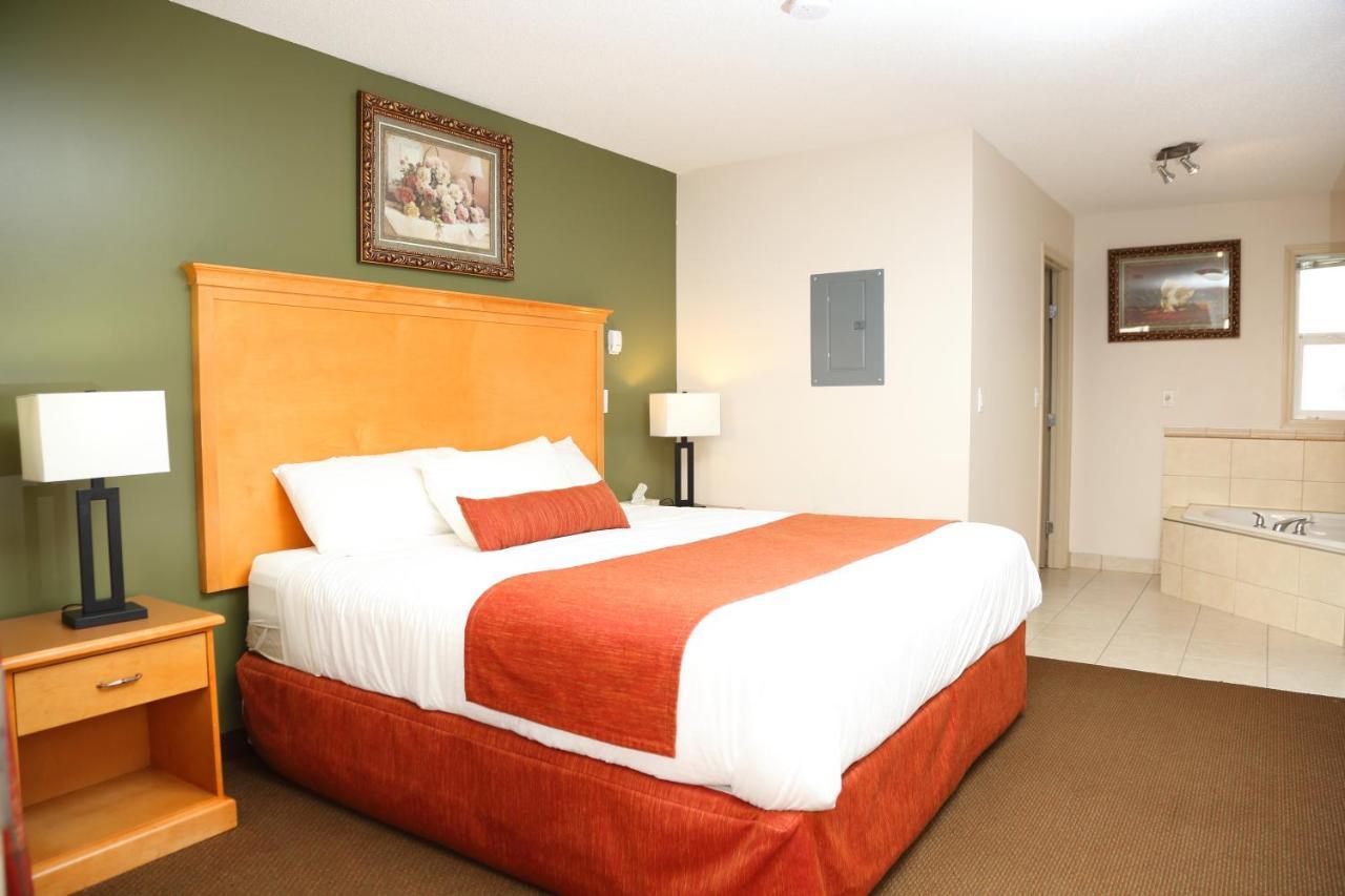 Honeymoon Suite