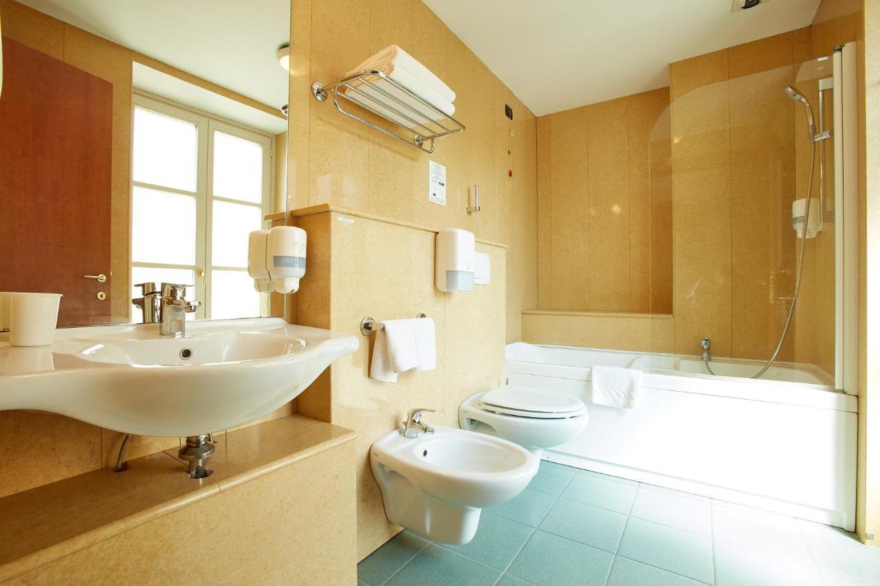 Quarto Duplo / Twin