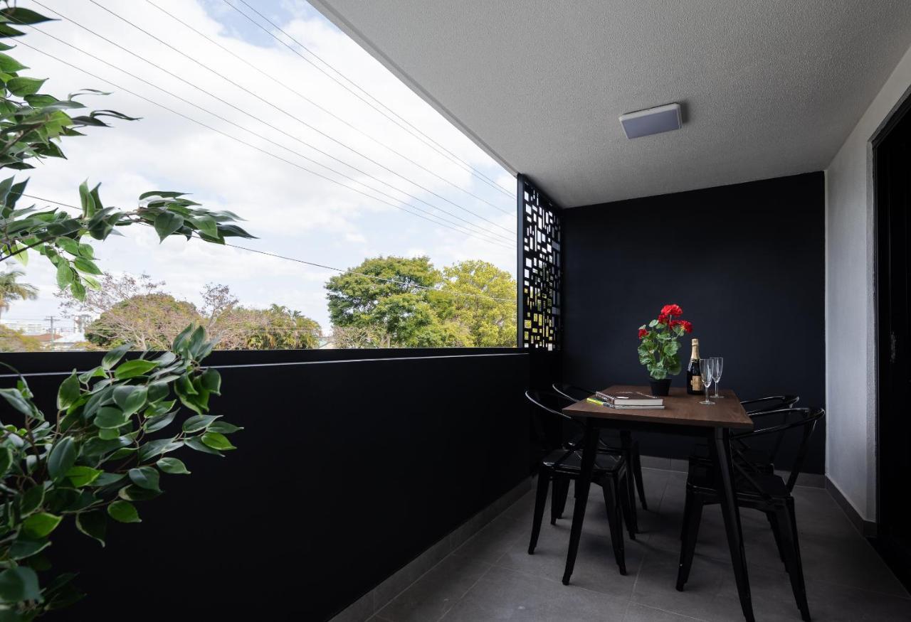 Suite com 2 Quartos e Varanda