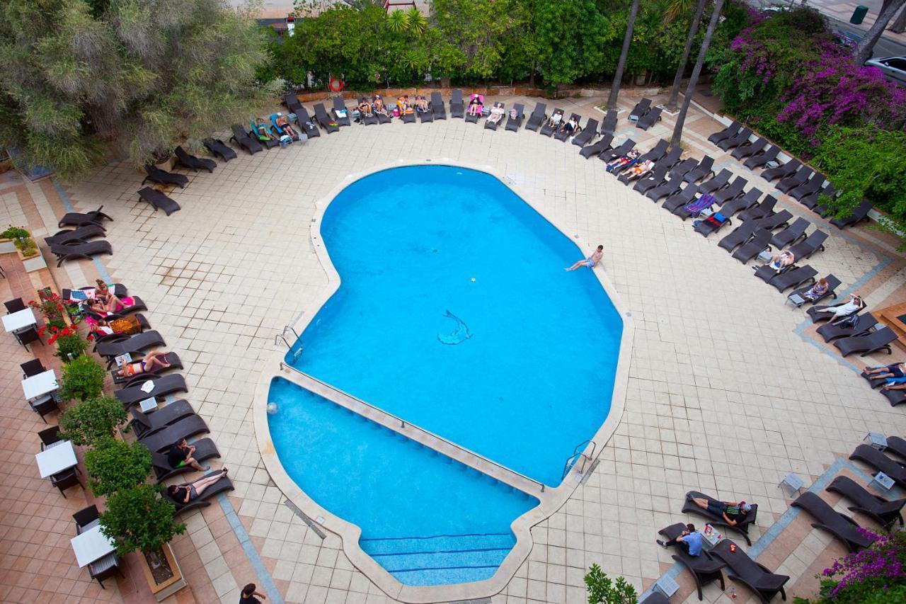 Habitación Doble con vistas a la piscina