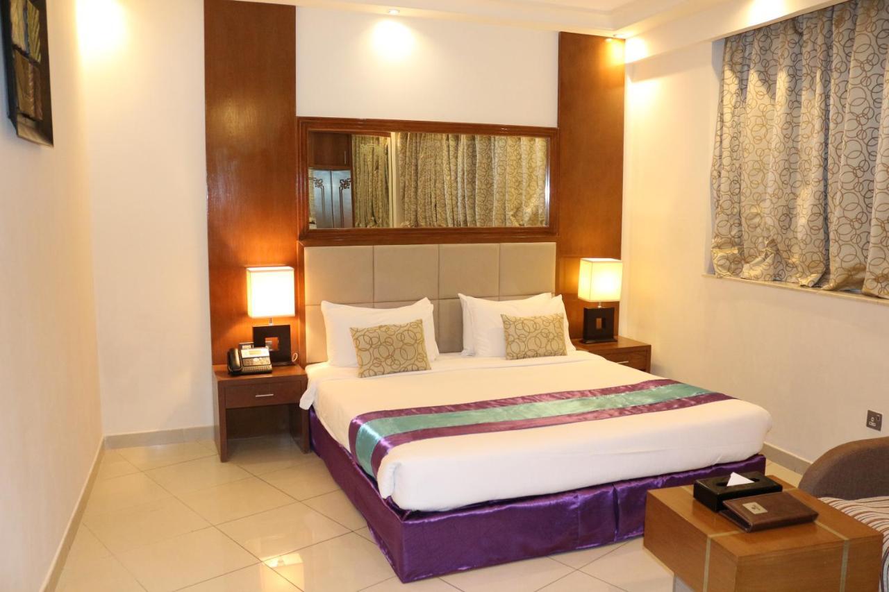 Deluxe Family Suite