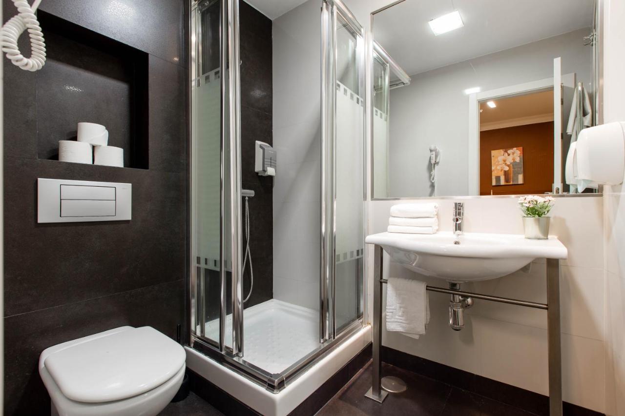 Triple Room,775358356:JPEG
