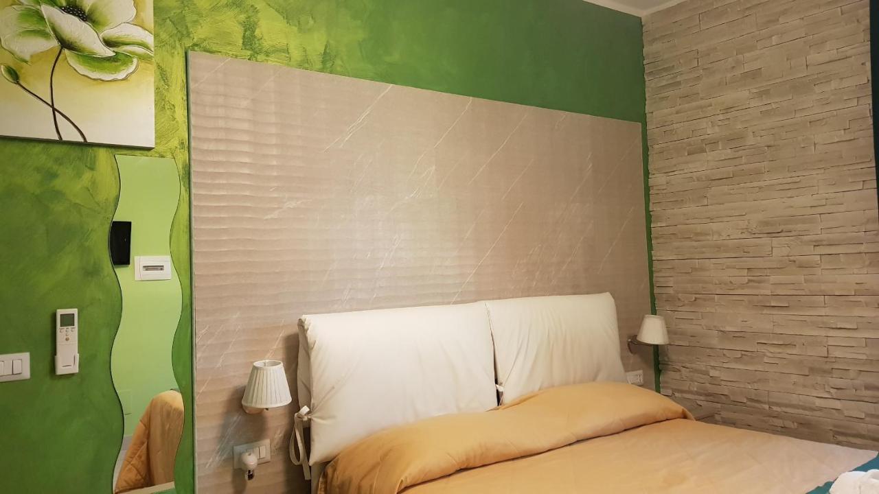 King Room Roll Shower Disability Access