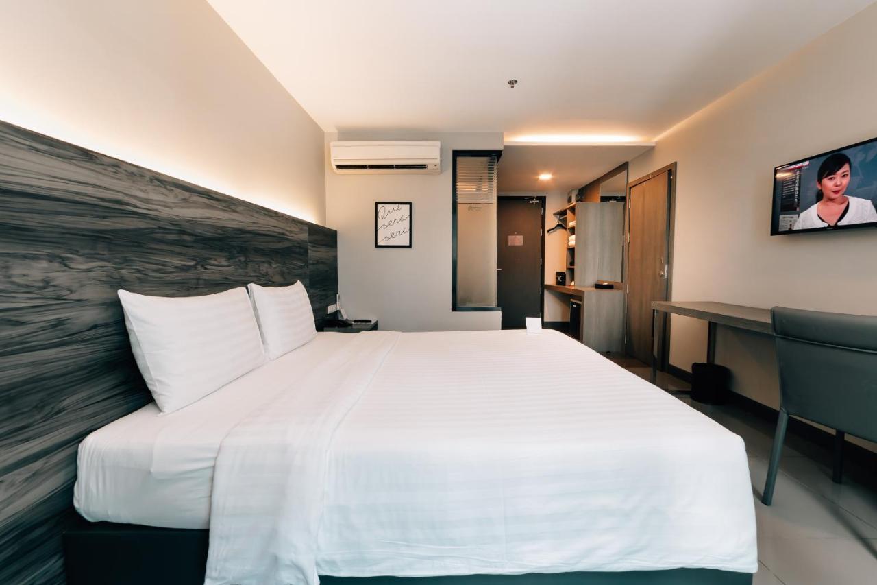 Modern Deluxe Double or Twin Room