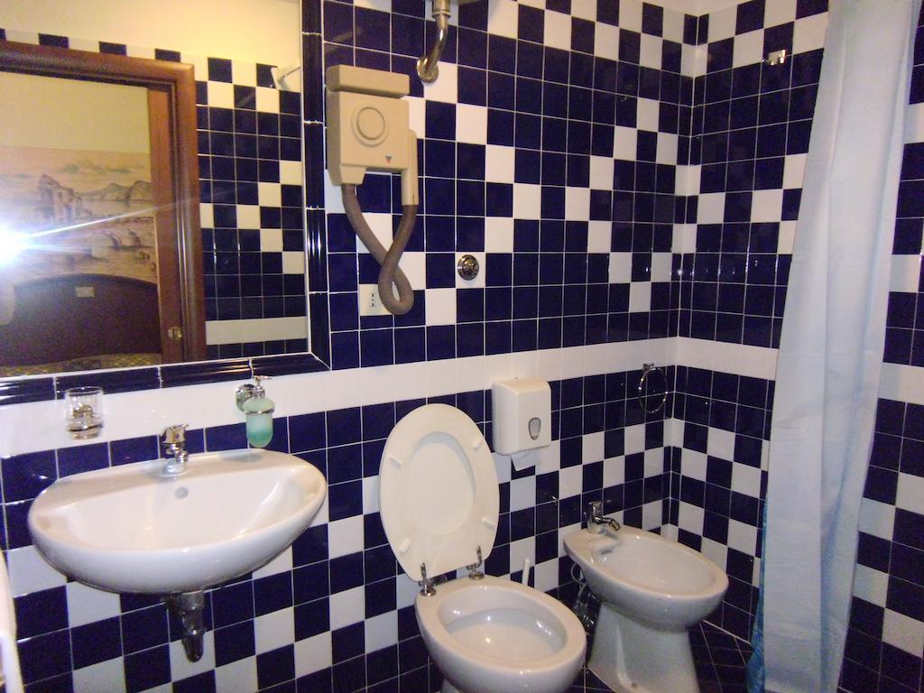 Quarto com 2 Camas de Solteiro