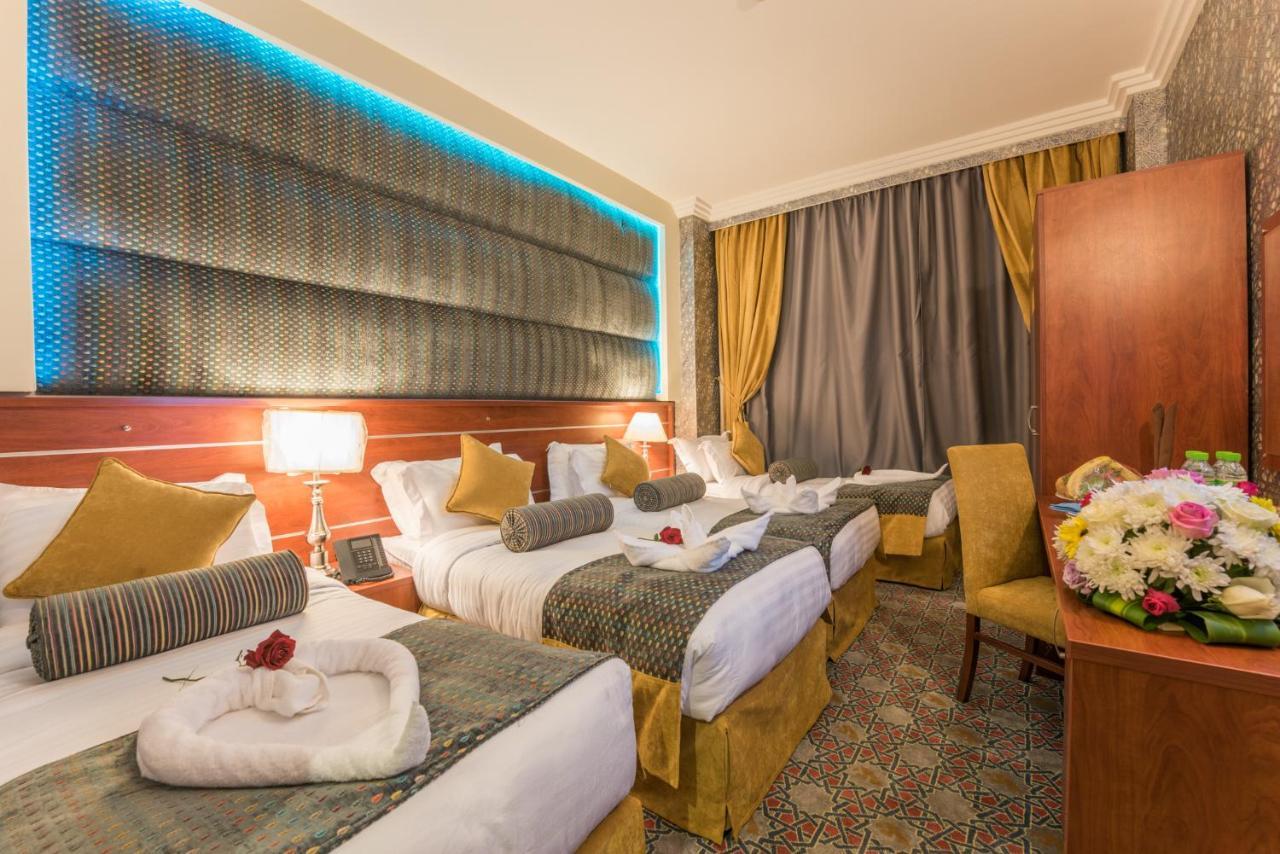 Vierpersoonskamer met Badkamer