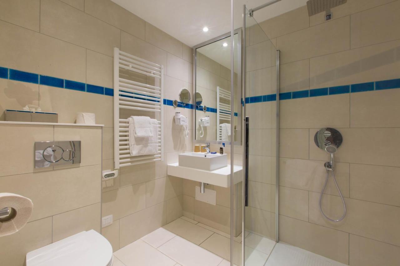 Standard Twin Room Sea View