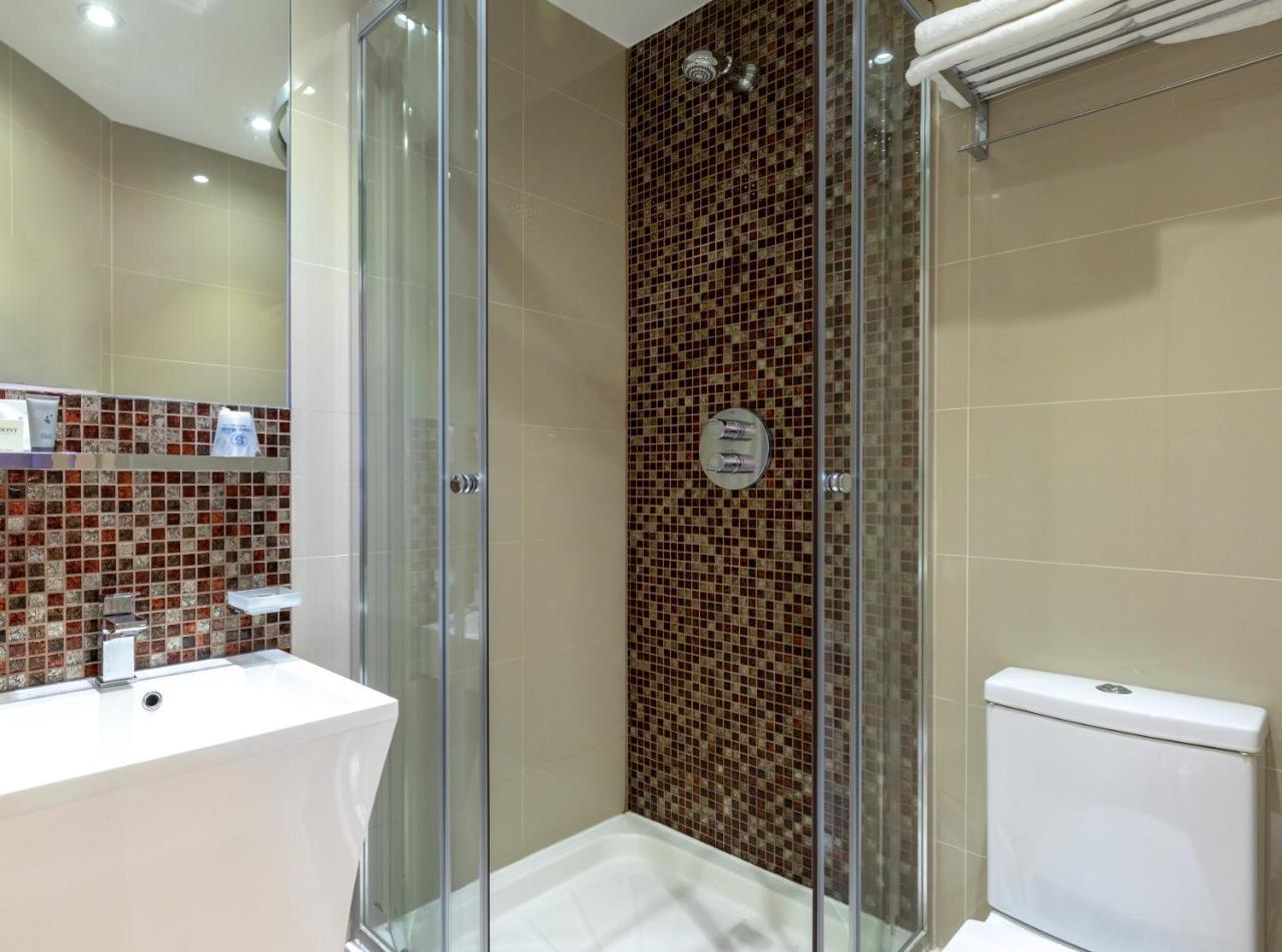 Quarto com 2 Camas de Solteiro