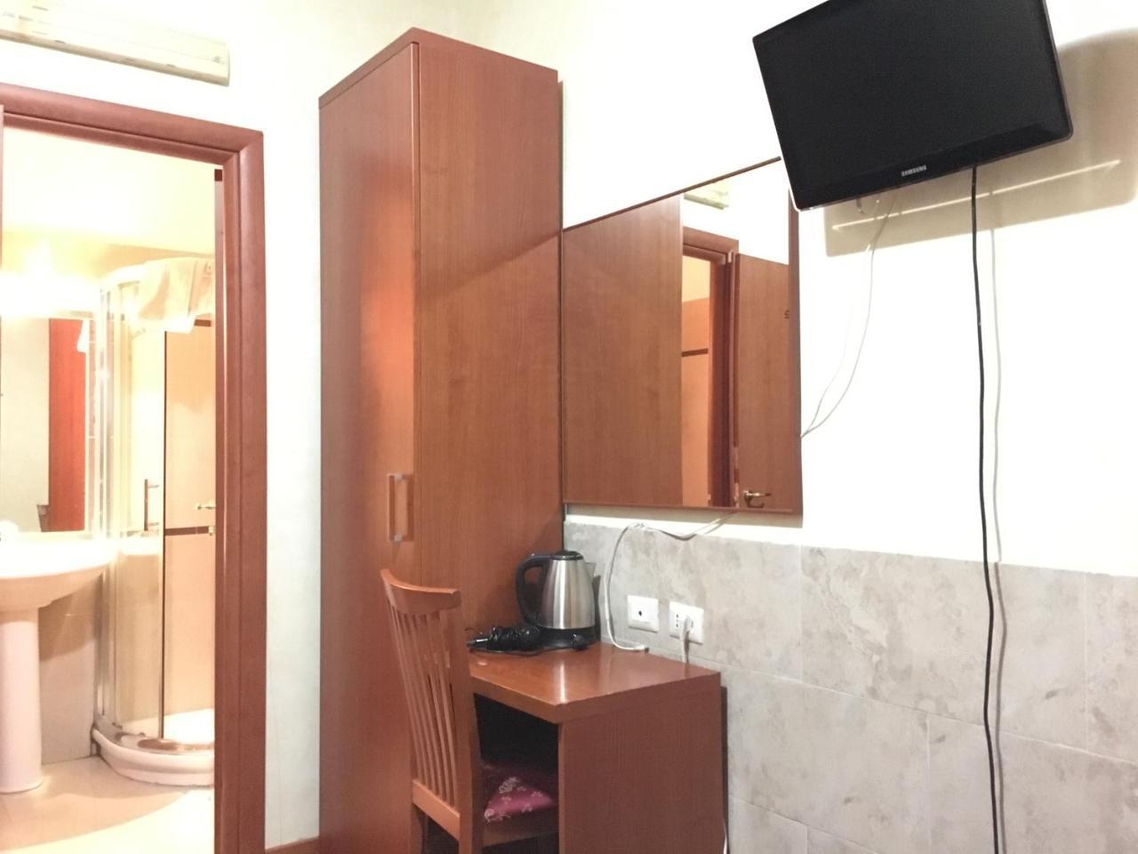 Double or Twin Room Private Bathroom