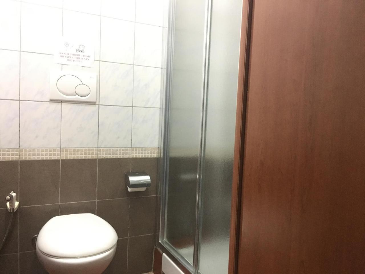 Double or Twin Room Private Bathroom