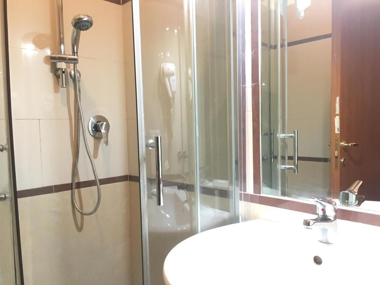 Double or Twin Room Private Bathroom