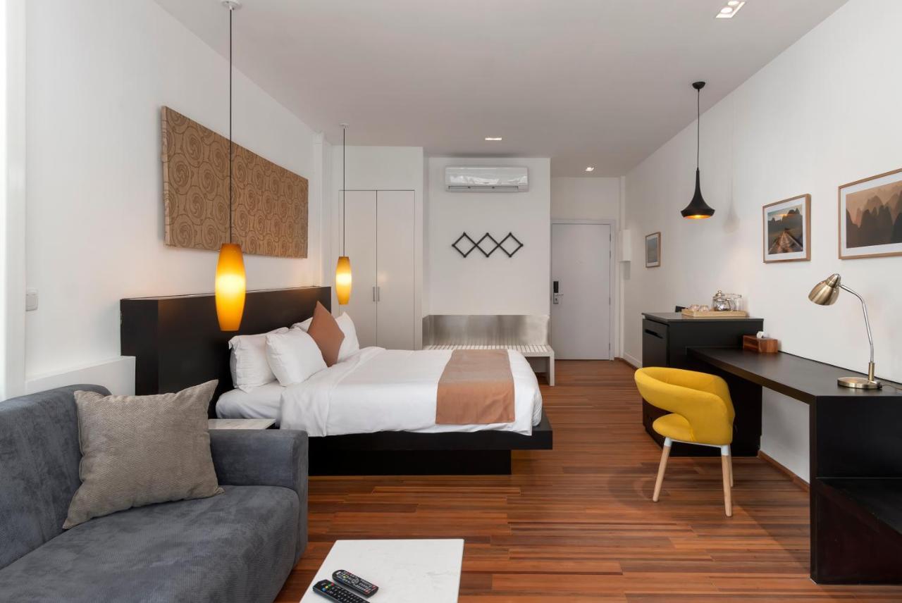 Penthouse Studio
