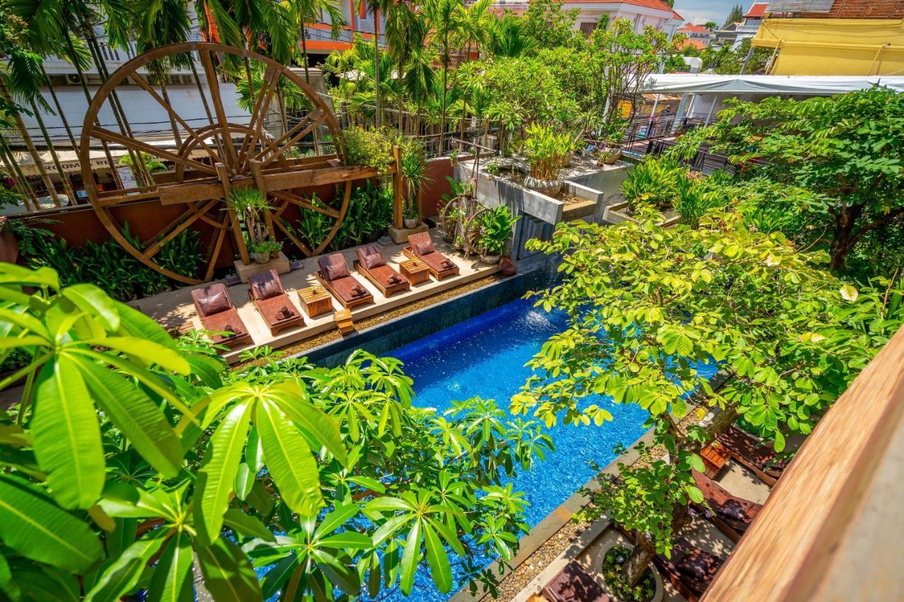 Suite Pool View USD20 Credit Spa